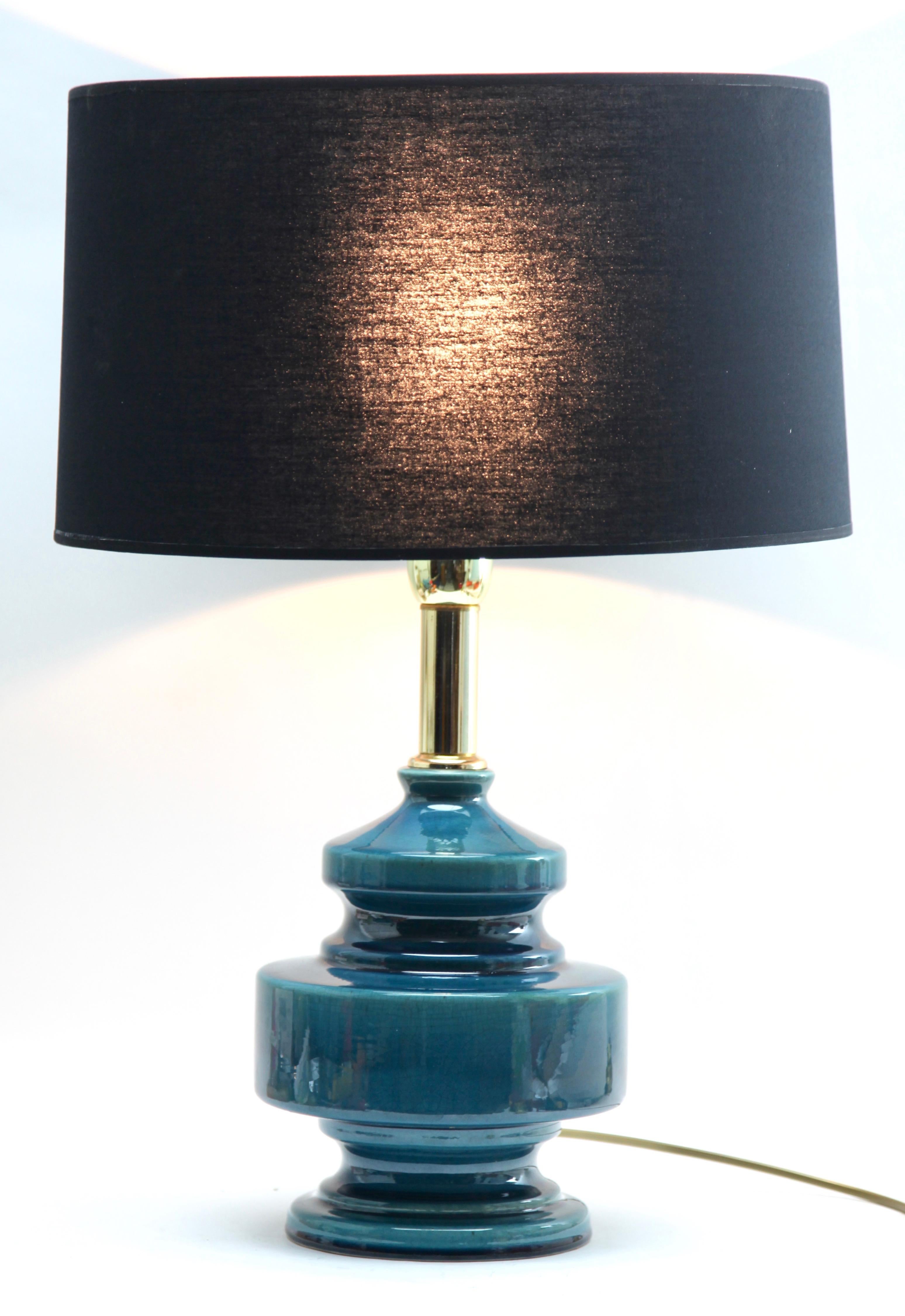 Chinese Turquoise Glazed Ceramic Table Lamp with Crackle Glaze
