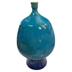 Vase en céramique émaillée turquoise Vase en céramique émaillée turquoise