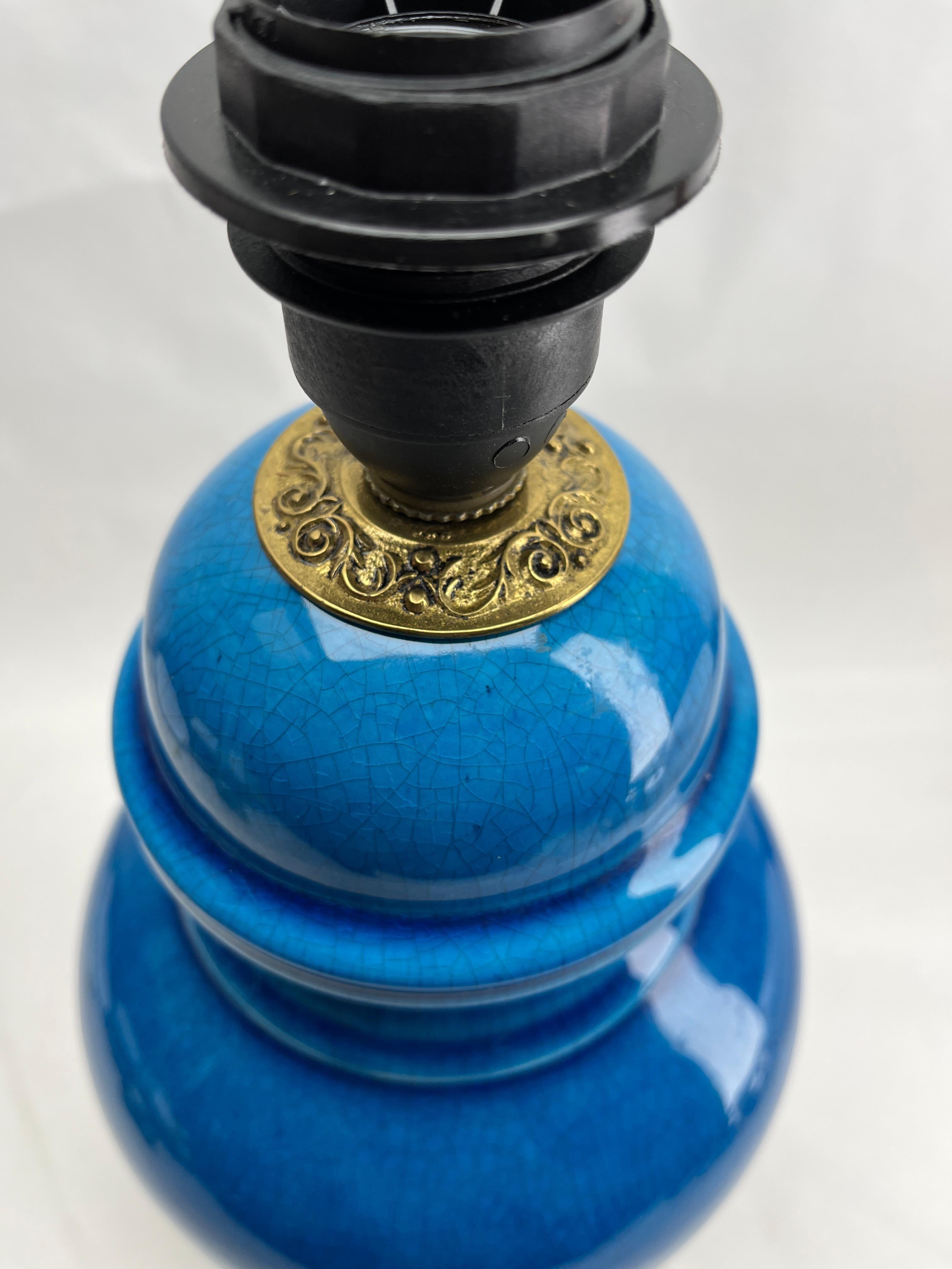 Français Turquoise Glacé  Lampe de table en céramique chinoise à glaçure craquelée en vente