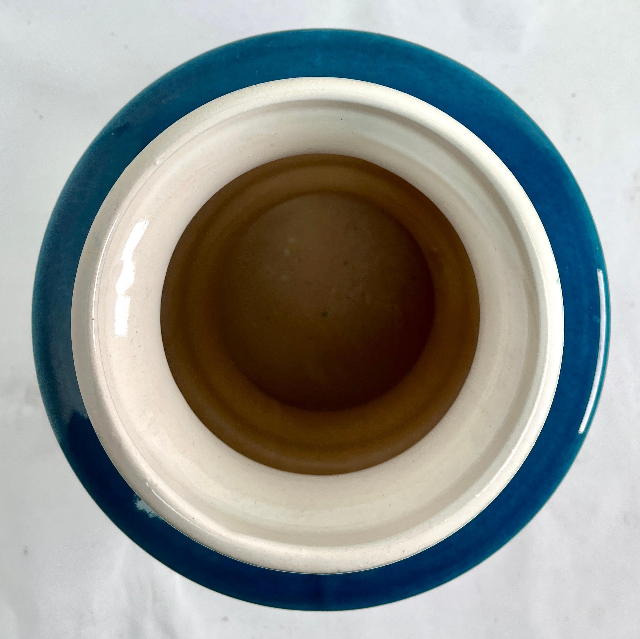 Français  Turquoise Glacé  Vase en céramique de style chinois à glaçure craquelée en vente