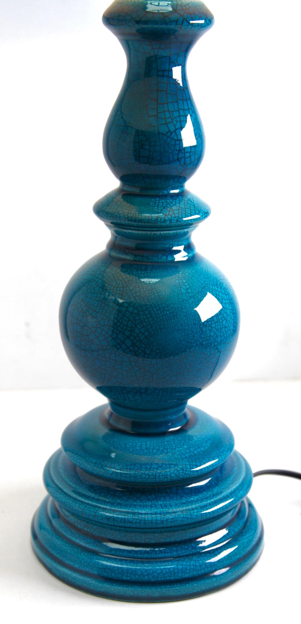 Art nouveau Grande lampe de bureau chinoise en céramique émaillée turquoise avec glaçure craquelée en vente