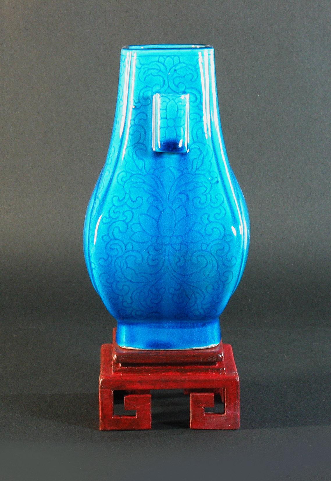 photo of turquoise glaze on pottery from 100-200 ad