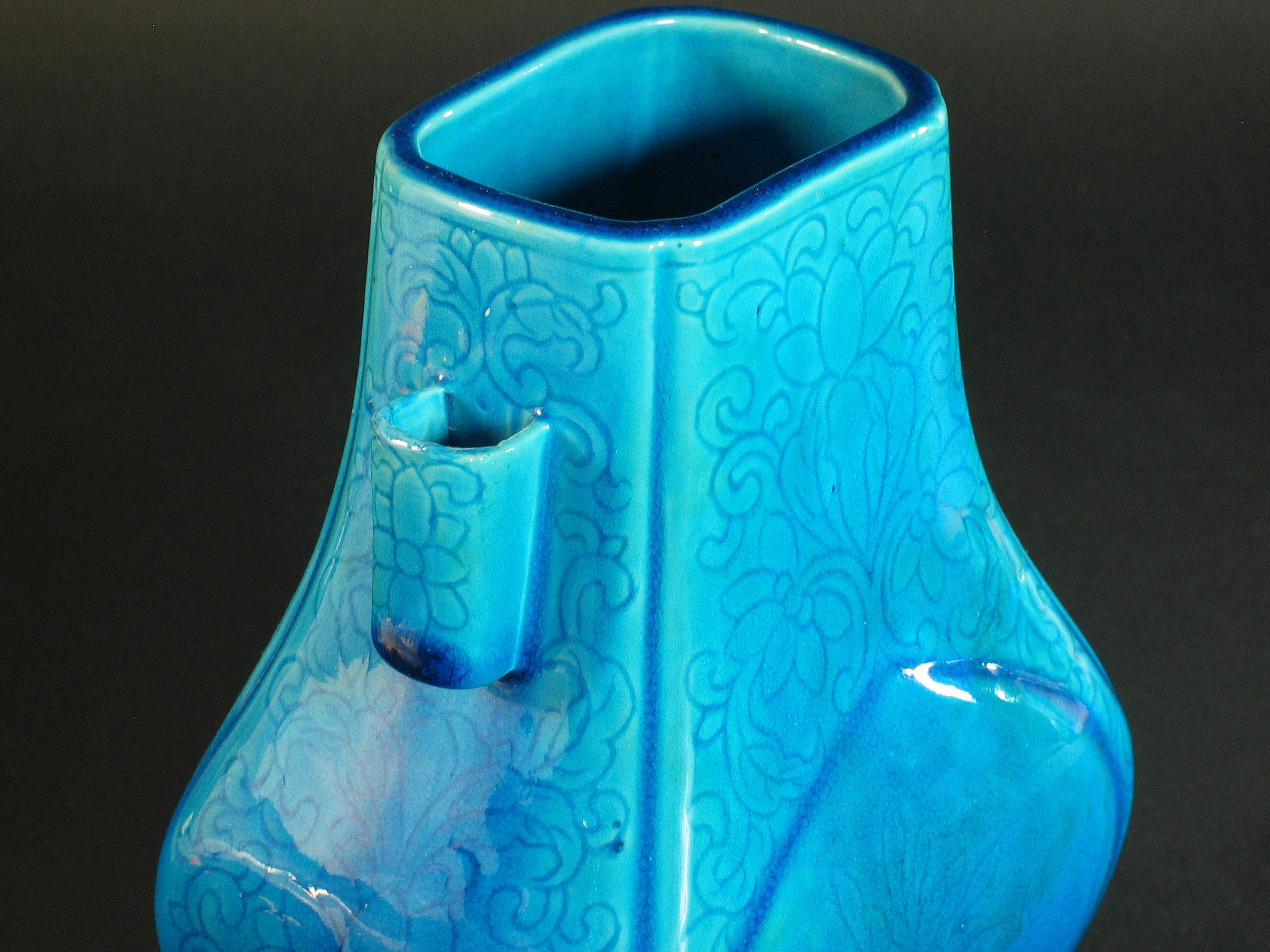 Turquoise Glazed Vase Fanghu Qing Dynasty, 19th Century In Good Condition In Ottawa, Ontario