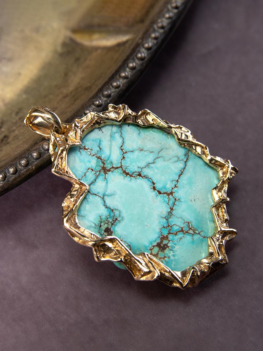 Turquoise nugget gold pendant Large Gem Necklace Green blue stone In New Condition For Sale In Berlin, DE