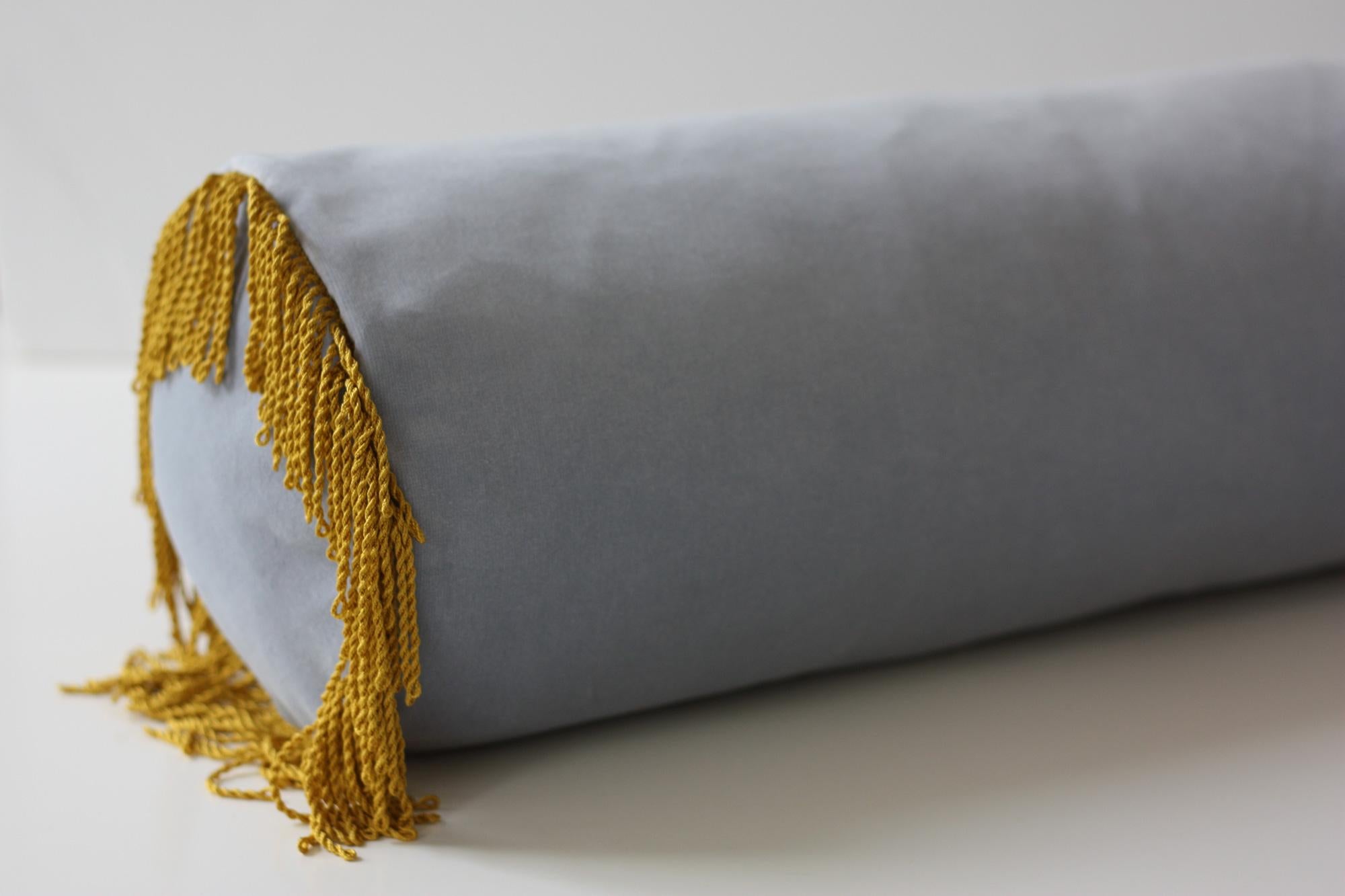 Portugais Coussin traversin Deluxe fait main turquoise II Brick Velvet en vente