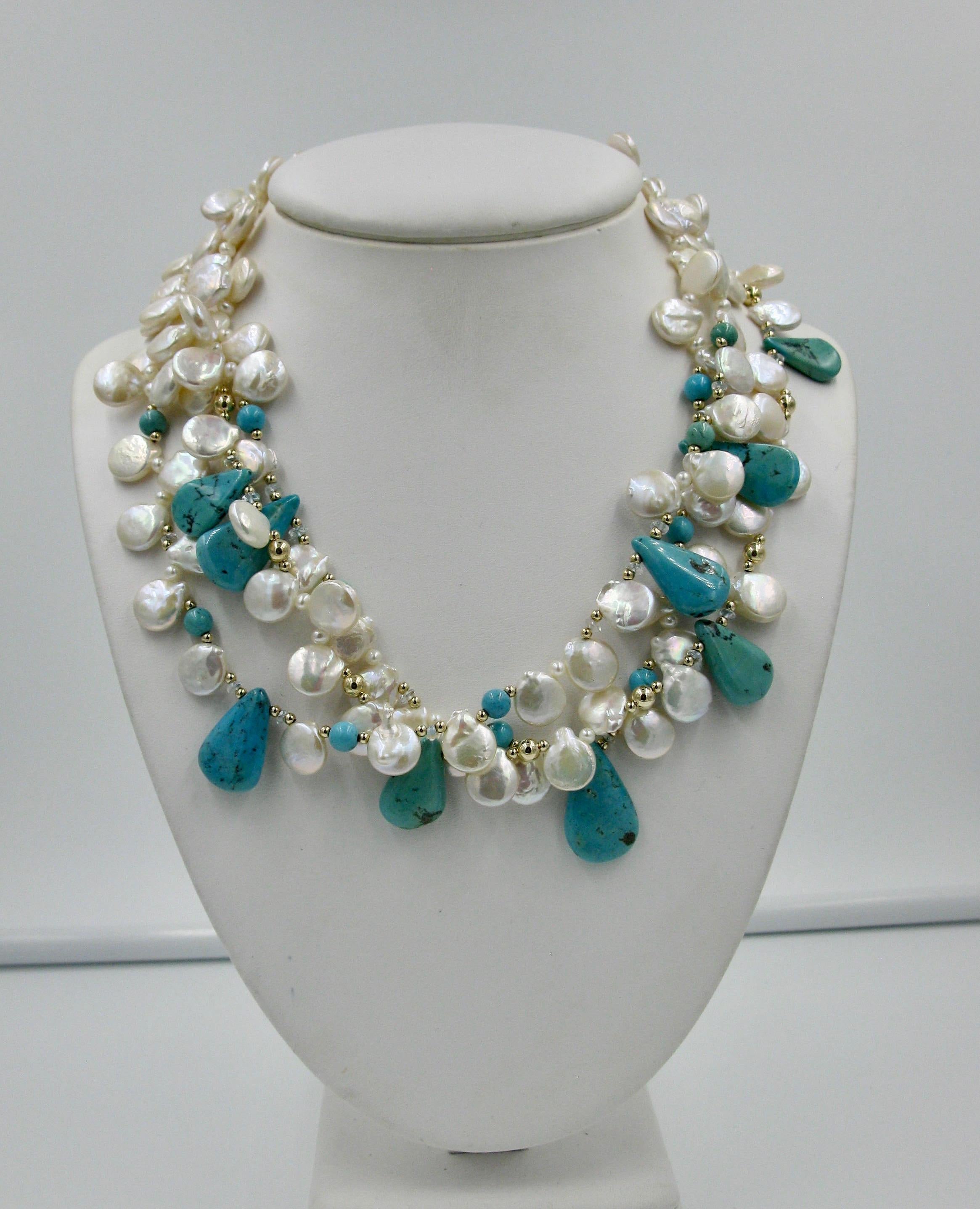 Moderne Collier à trois rangs de perles Keshi en or 14 carats et turquoise en vente