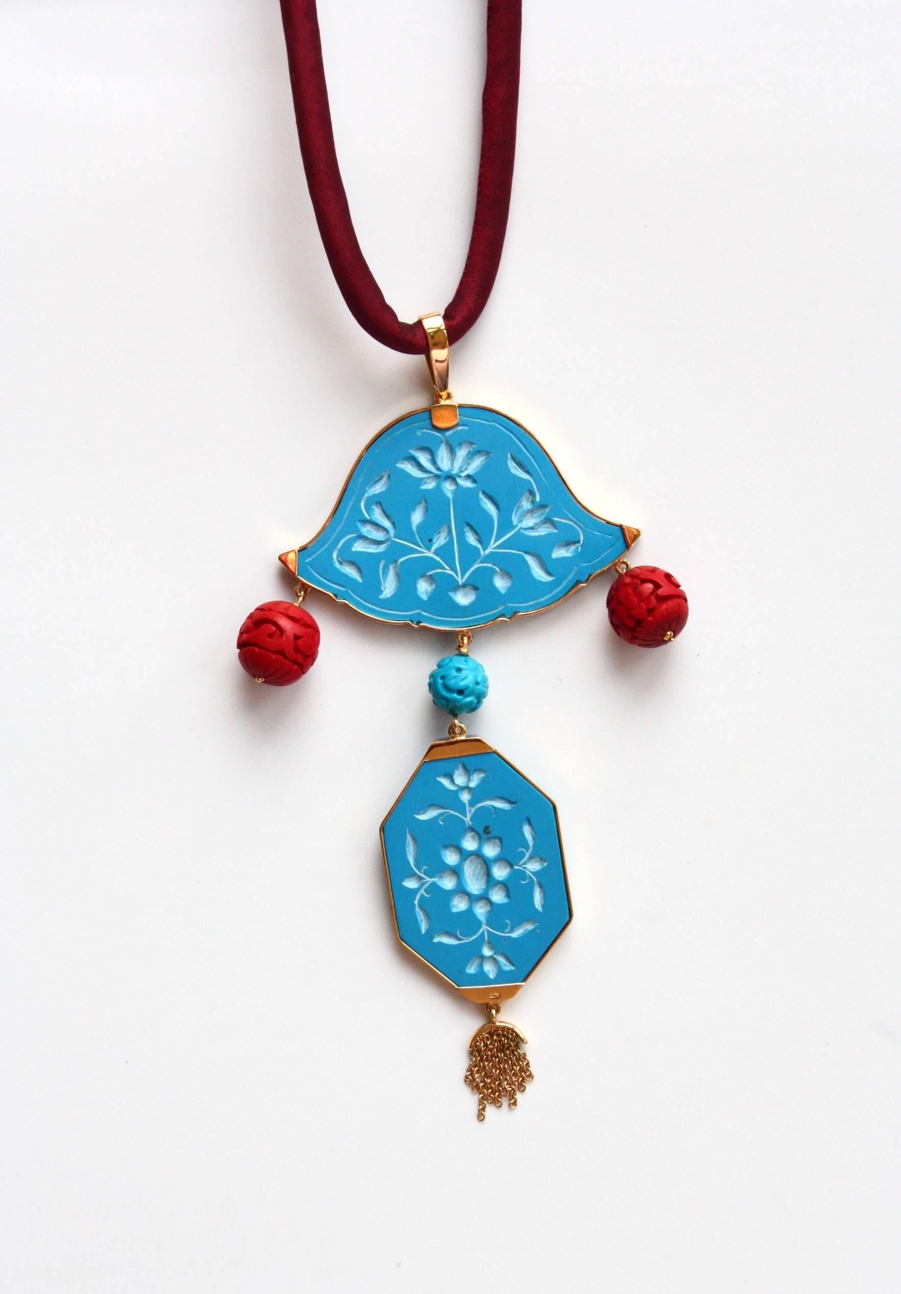 Women's or Men's Turquoise Lacquer 18 Karat Gold Pendant Pagoda Shape For Sale
