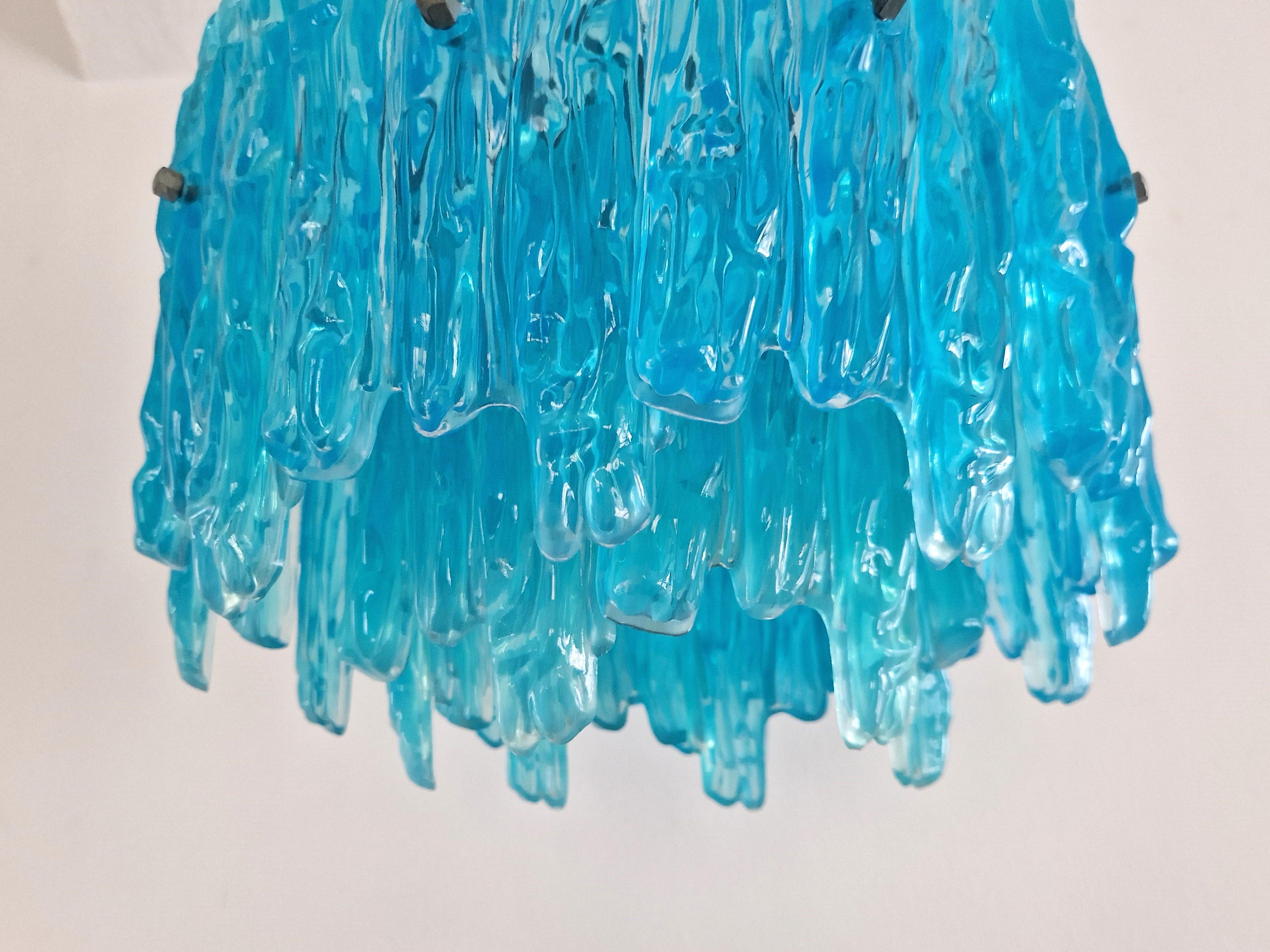 Lampada a sospensione vintage in lucite turchese, anni '70 In condizioni buone in vendita a Steenwijk, NL