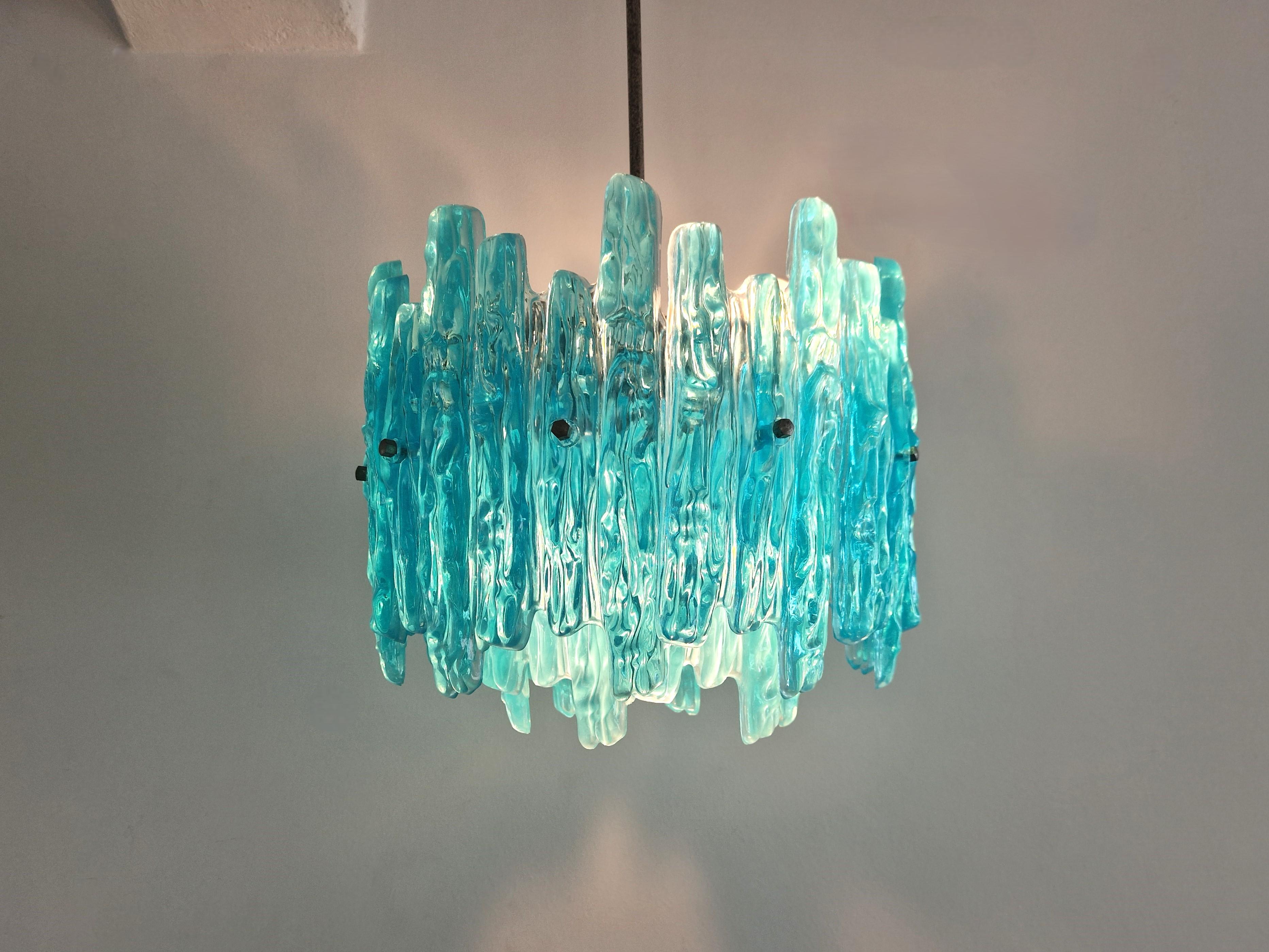 Metallo Lampada a sospensione vintage in lucite turchese, anni '70 in vendita