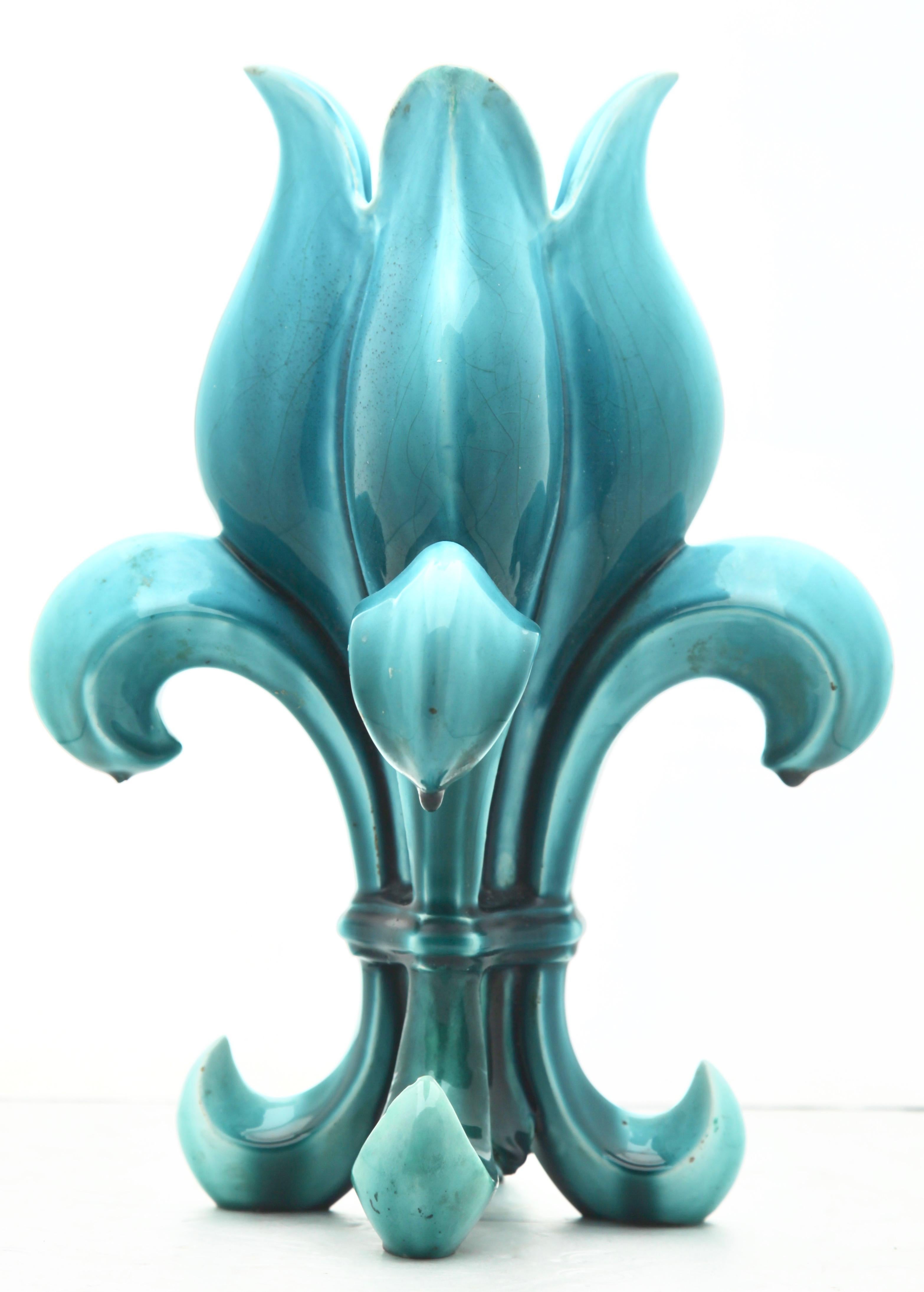 Turquoise Majolica Fleur Lys Double Jerome Massier Vallauris In Good Condition In Verviers, BE