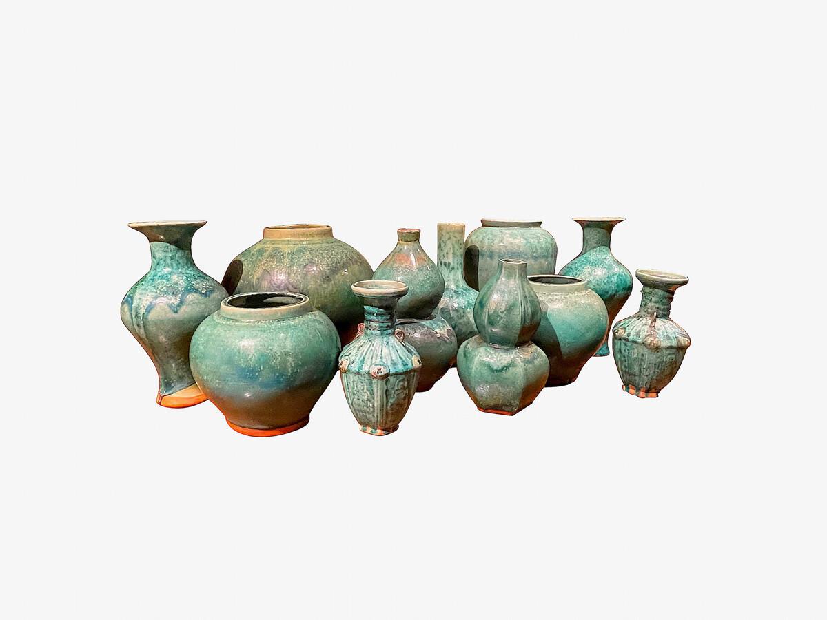 Céramique Vase en forme d'entonnoir à glaçure mouchetée turquoise, Chine, contemporain en vente