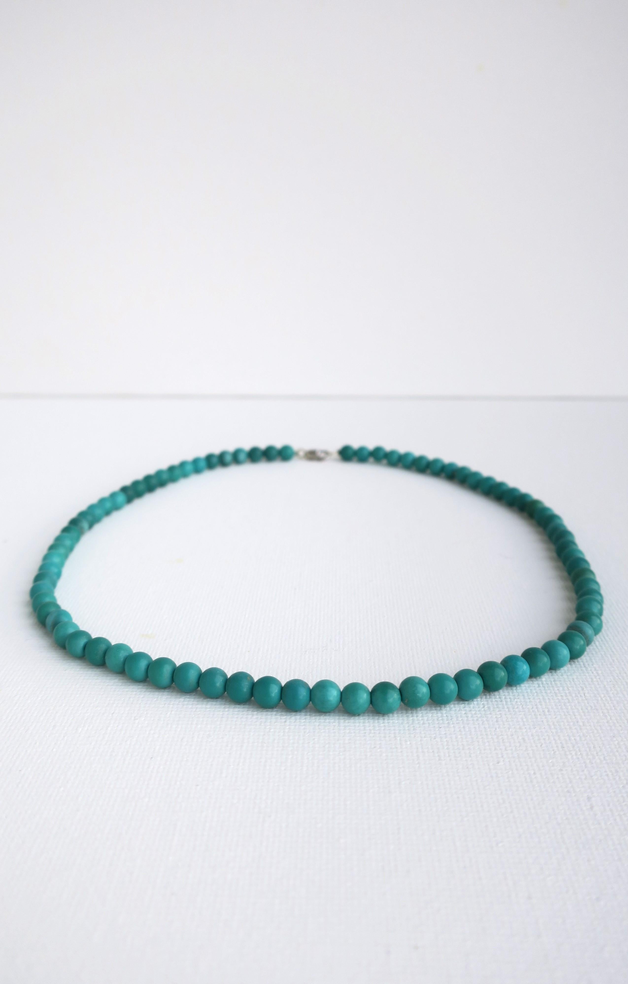 Collier ras du cou turquoise en vente 1