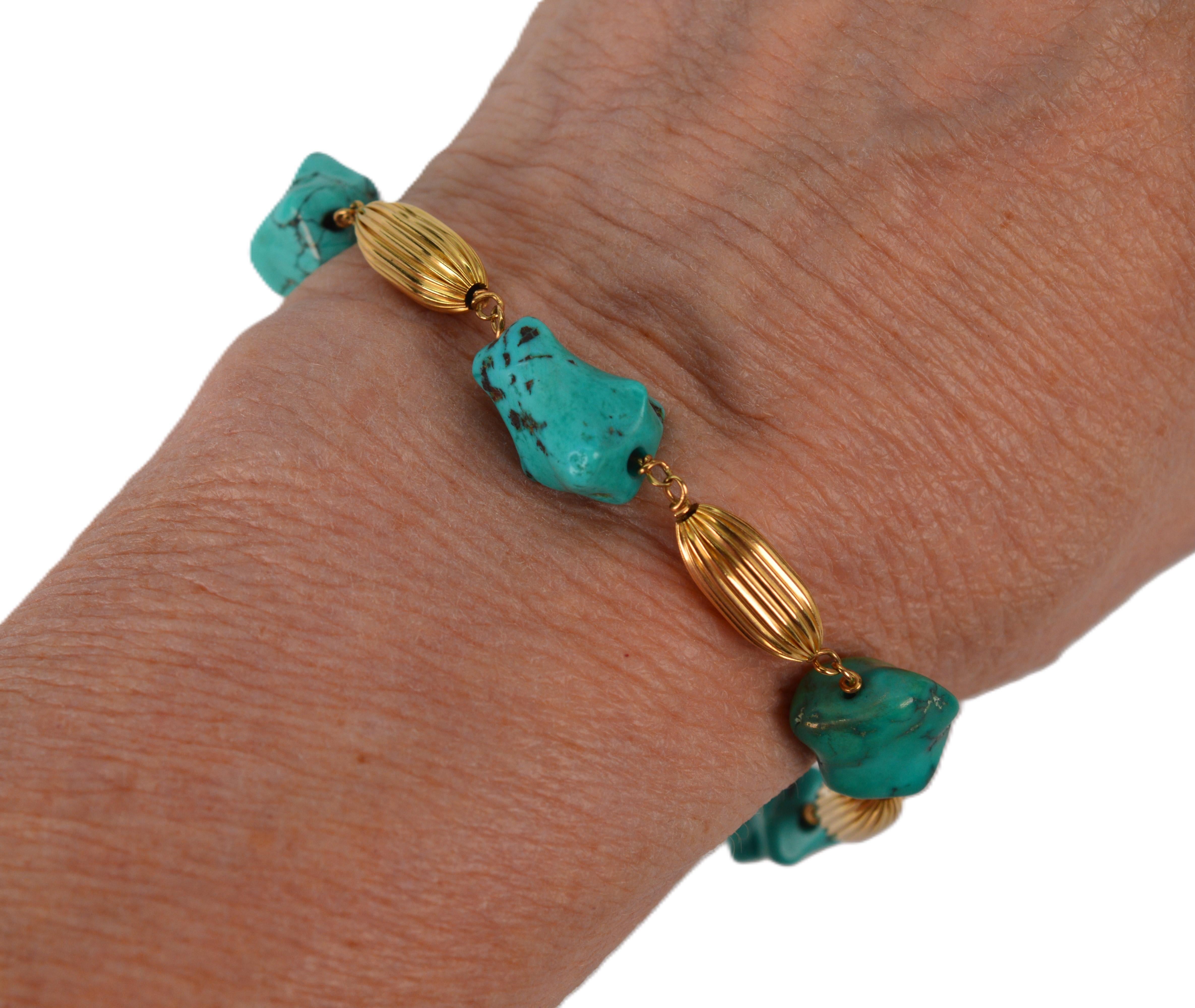 Turquoise Nugget 14 Karat Yellow Gold Bracelet im Zustand „Hervorragend“ im Angebot in Mount Kisco, NY