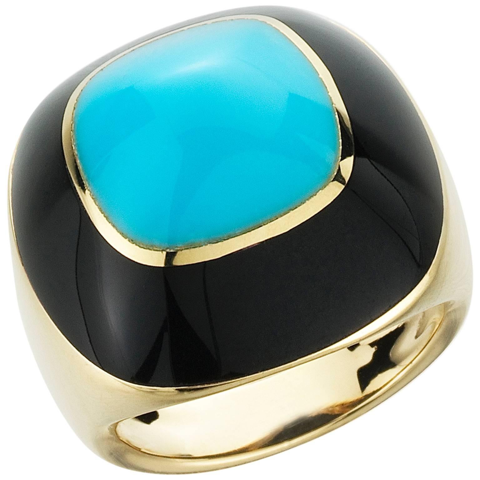 Turquoise & Onyx Sugarloaf Style 18 Karat Yellow Gold Ring For Sale