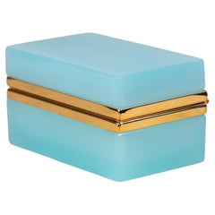 Caja rectangular de opalina turquesa con monturas de latón, Francia Principios del S. XX