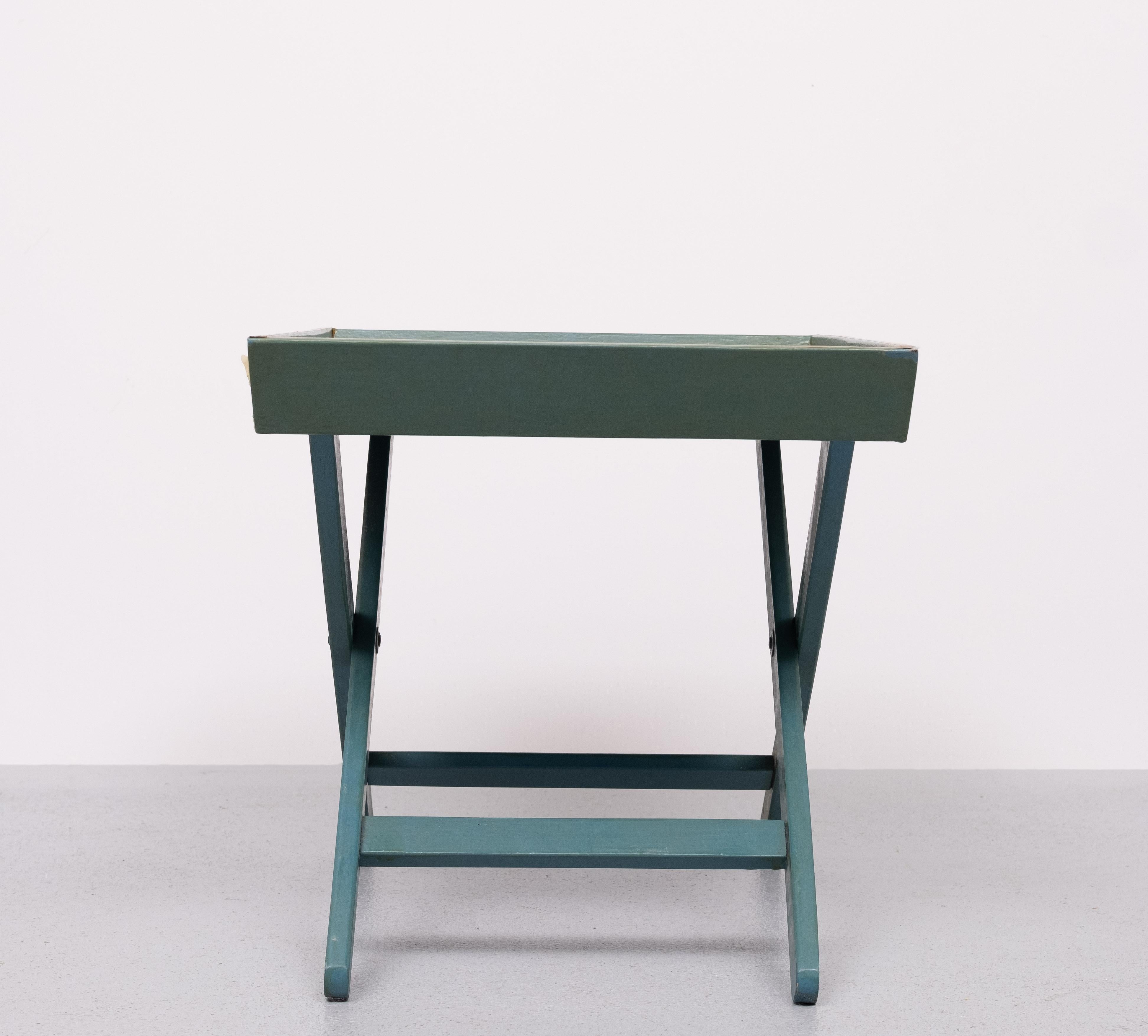 Milieu du XXe siècle Turquoise  Table de service à pieds croisés en forme de hibou 1950 en vente