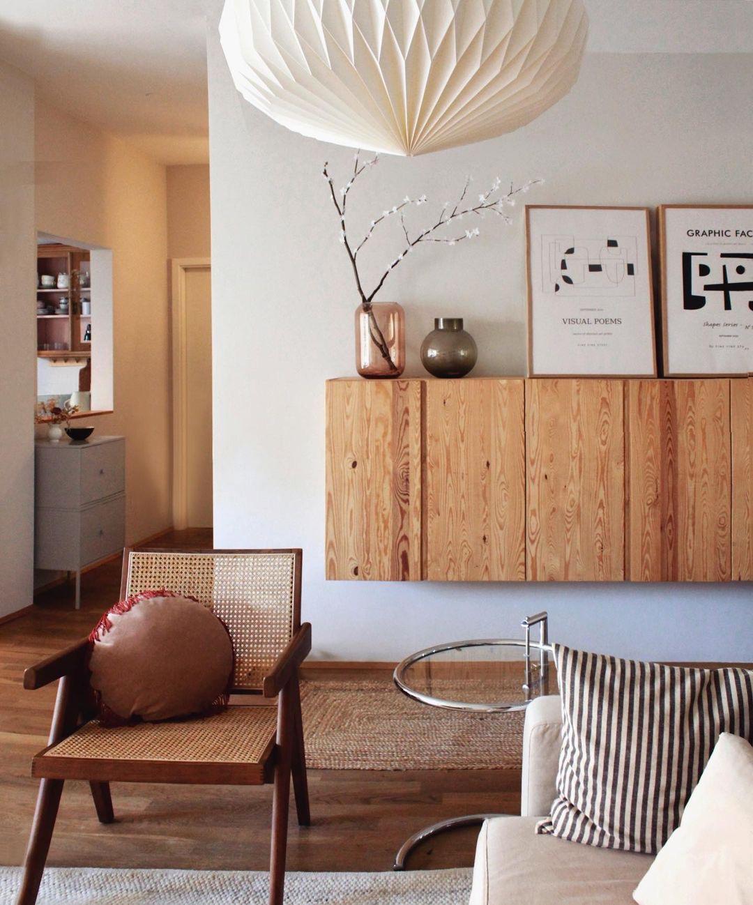 Un talismano per la casa della bellezza, delle buone energie e del comfort.
Questo cuscino decorativo è prodotto eticamente da una piccola azienda a conduzione familiare, realizzato a mano da abili artigiani portoghesi con velluto di cotone di prima