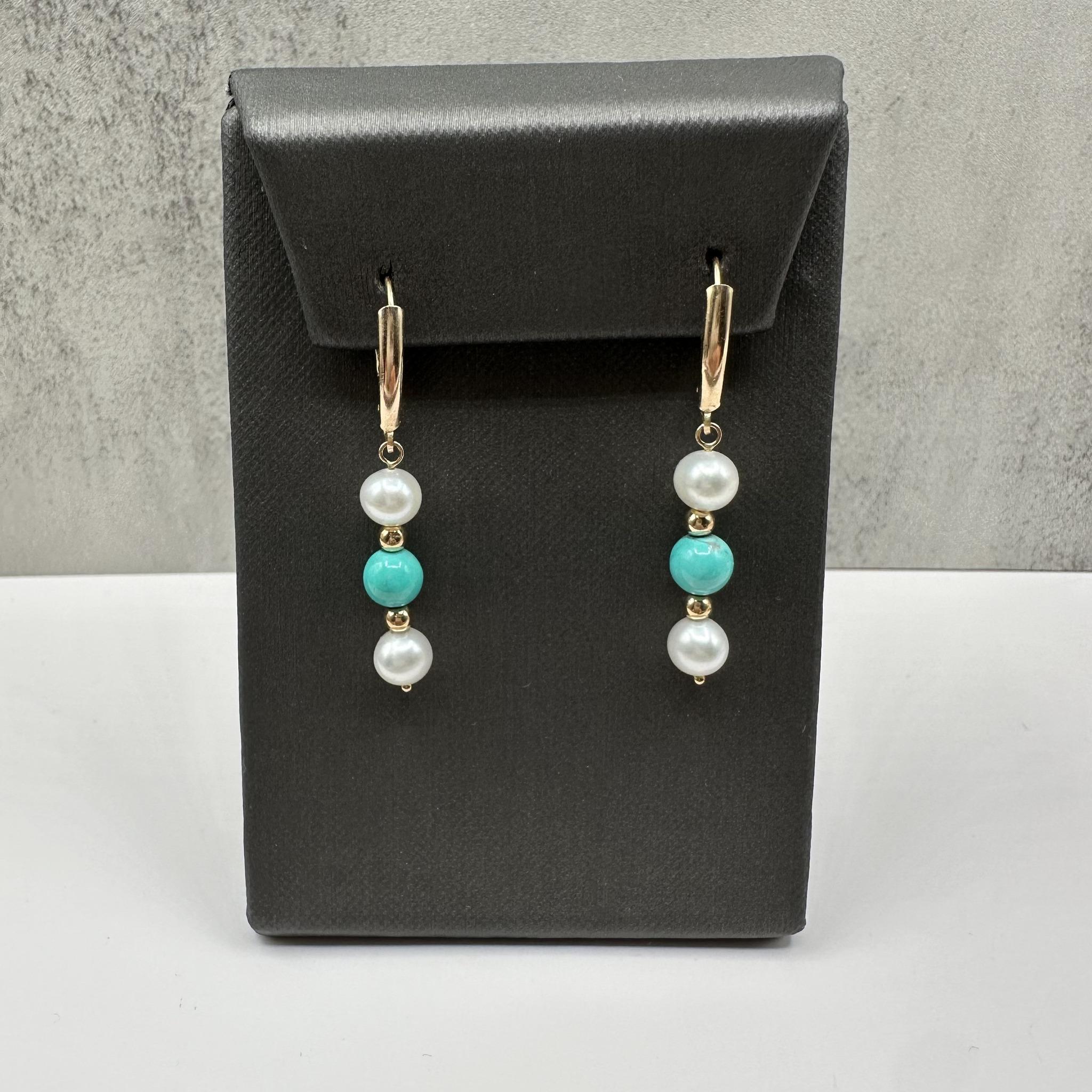 Orecchini con turchese e perle in oro giallo 14 carati - 2,9 g, chiusura a leva, nuovi in vendita