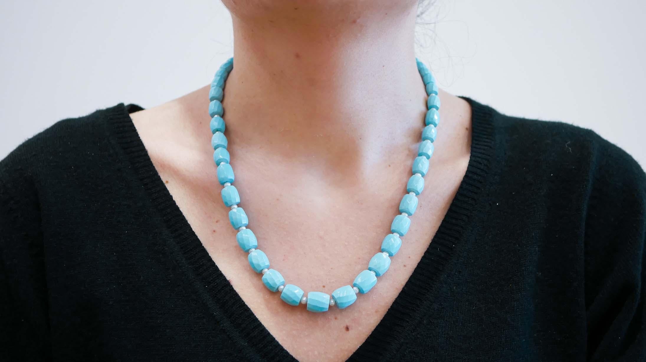 Taglio misto Turquoise, Pearls, 18 Karat Yellow Gold Necklace. in vendita
