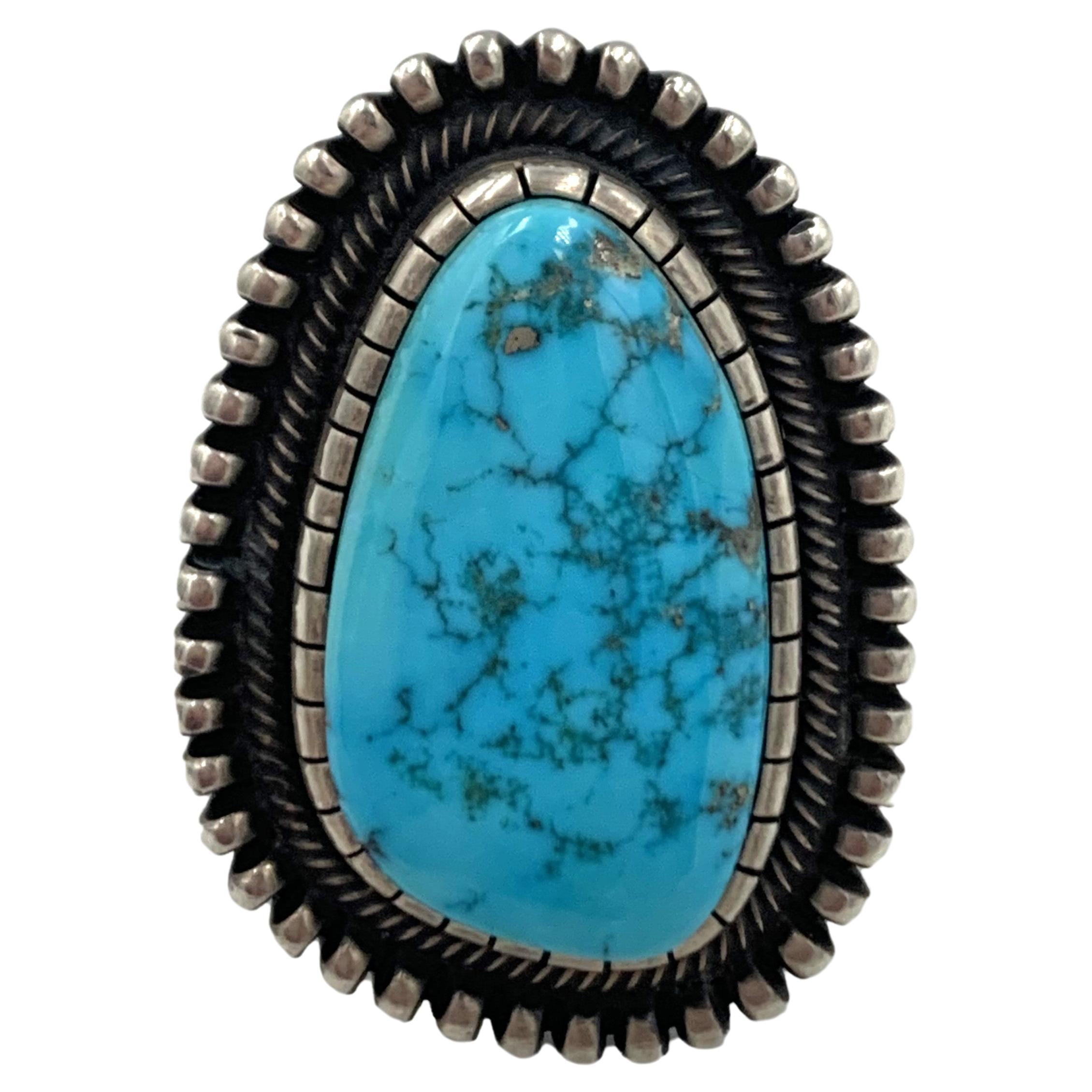 Bague turquoise avec sertissage en argent sterling par l'orfèvre Navajo Terry Martinez