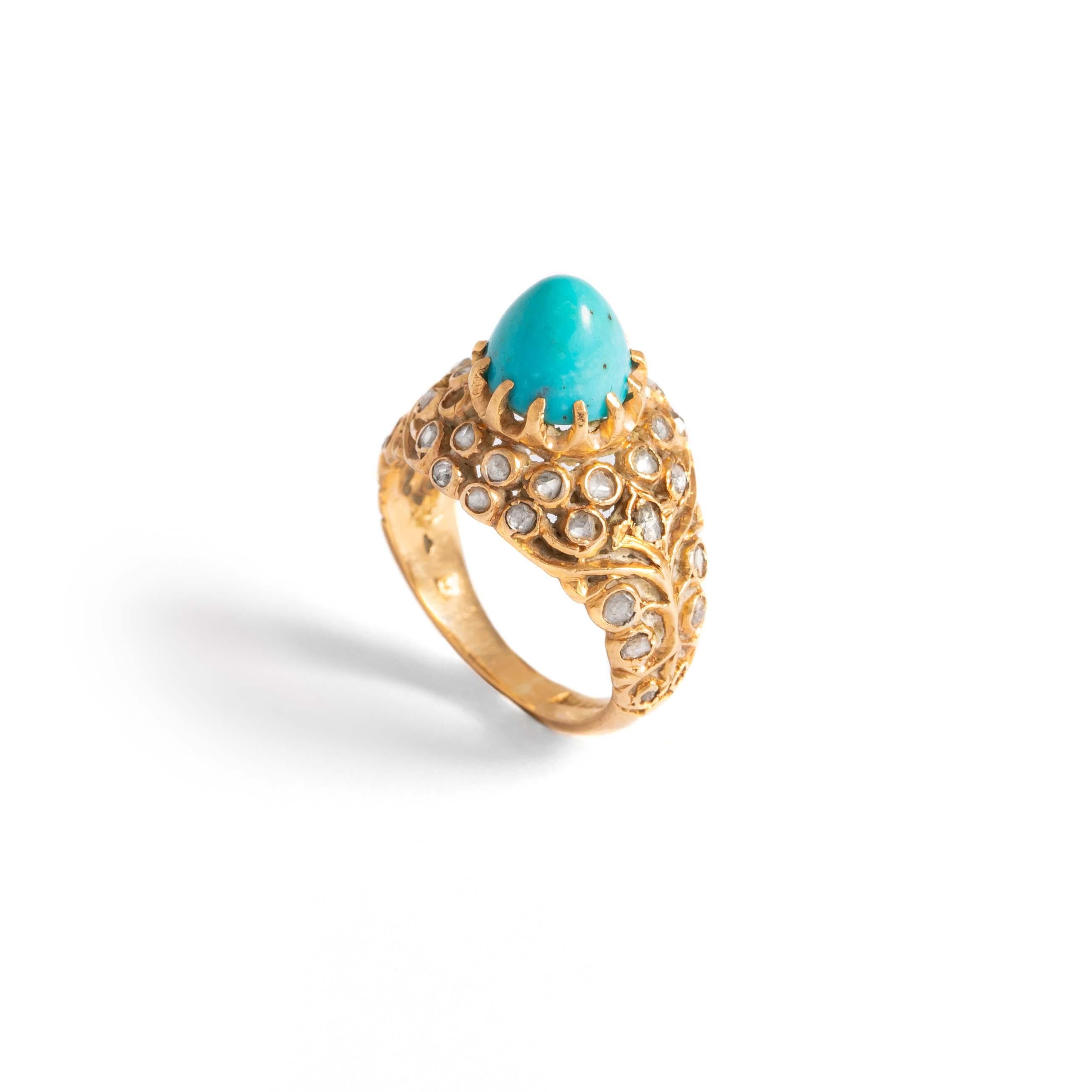 18K yellow gold ring set by rose-cut diamonds and centered by a cabochon turquoise.
Early 20th Century. Ottoman work.
Gross weight: 4.56 grams.