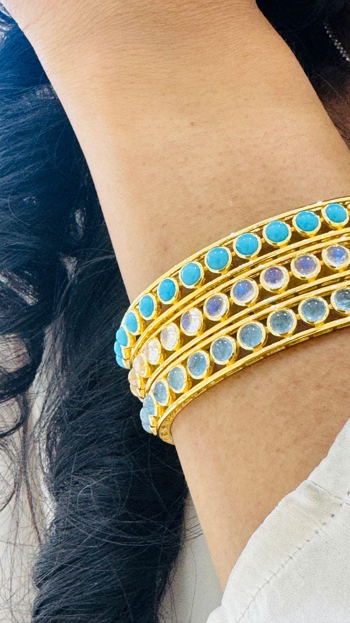 Contemporary Turquoise Round Bangle In 18K Yellow Gold For Sale