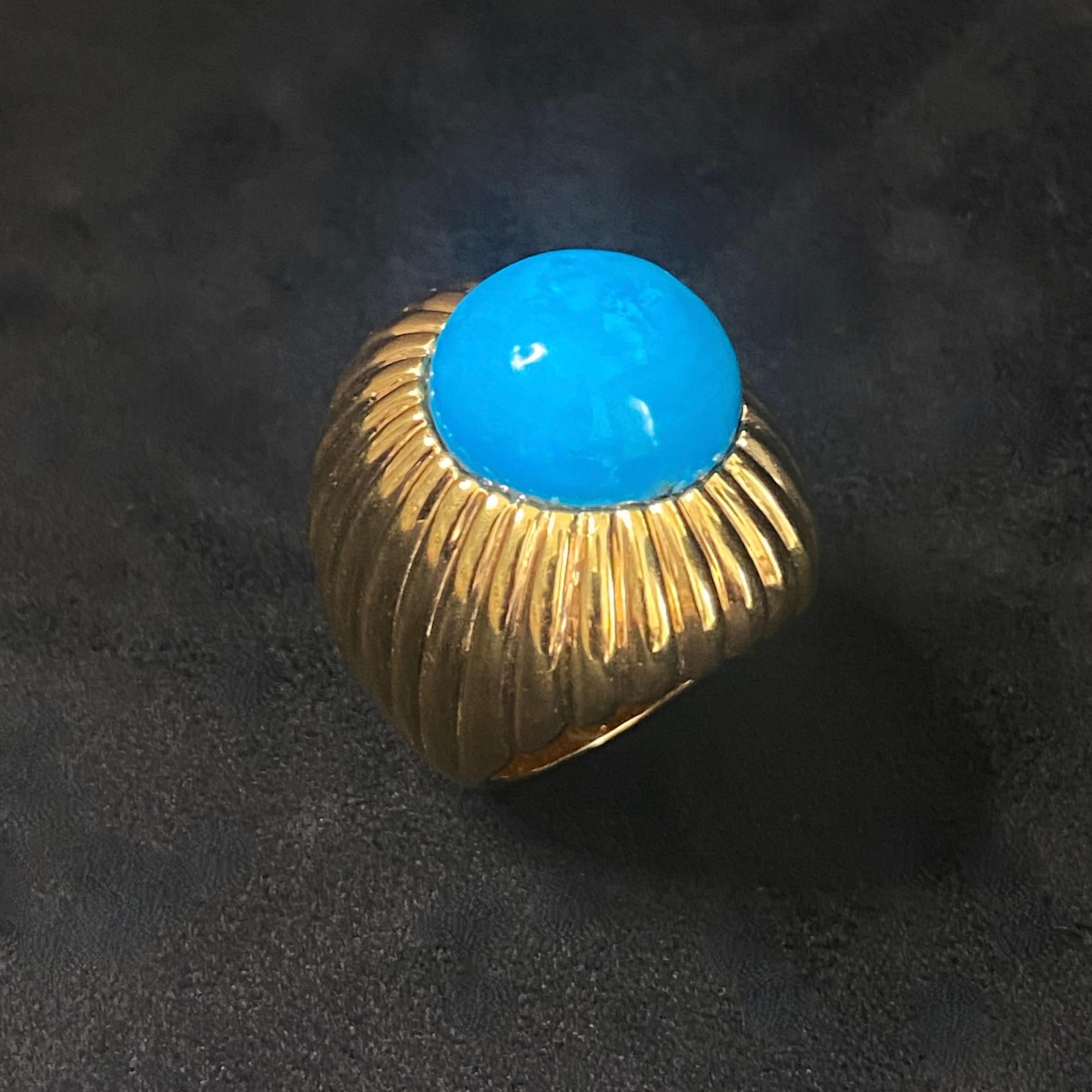 Turquoise set 'Begum' Ring In New Condition For Sale In London, GB