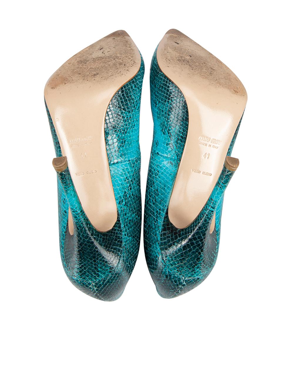 Women's Turquoise Snakeskin Pointed Toe Pumps Size IT 41 For Sale