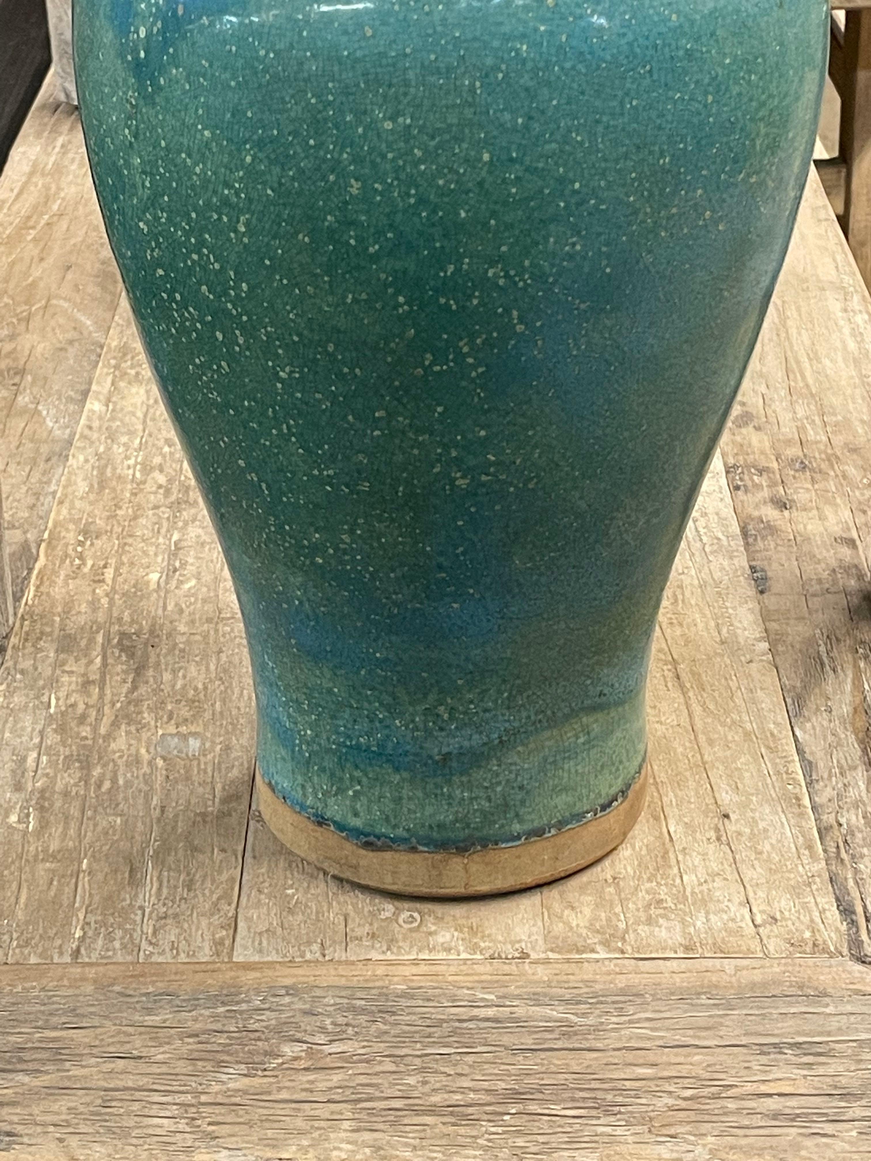 Vase mit türkis gesprenkelter Glasur, China, Contemporary (Chinesisch) im Angebot