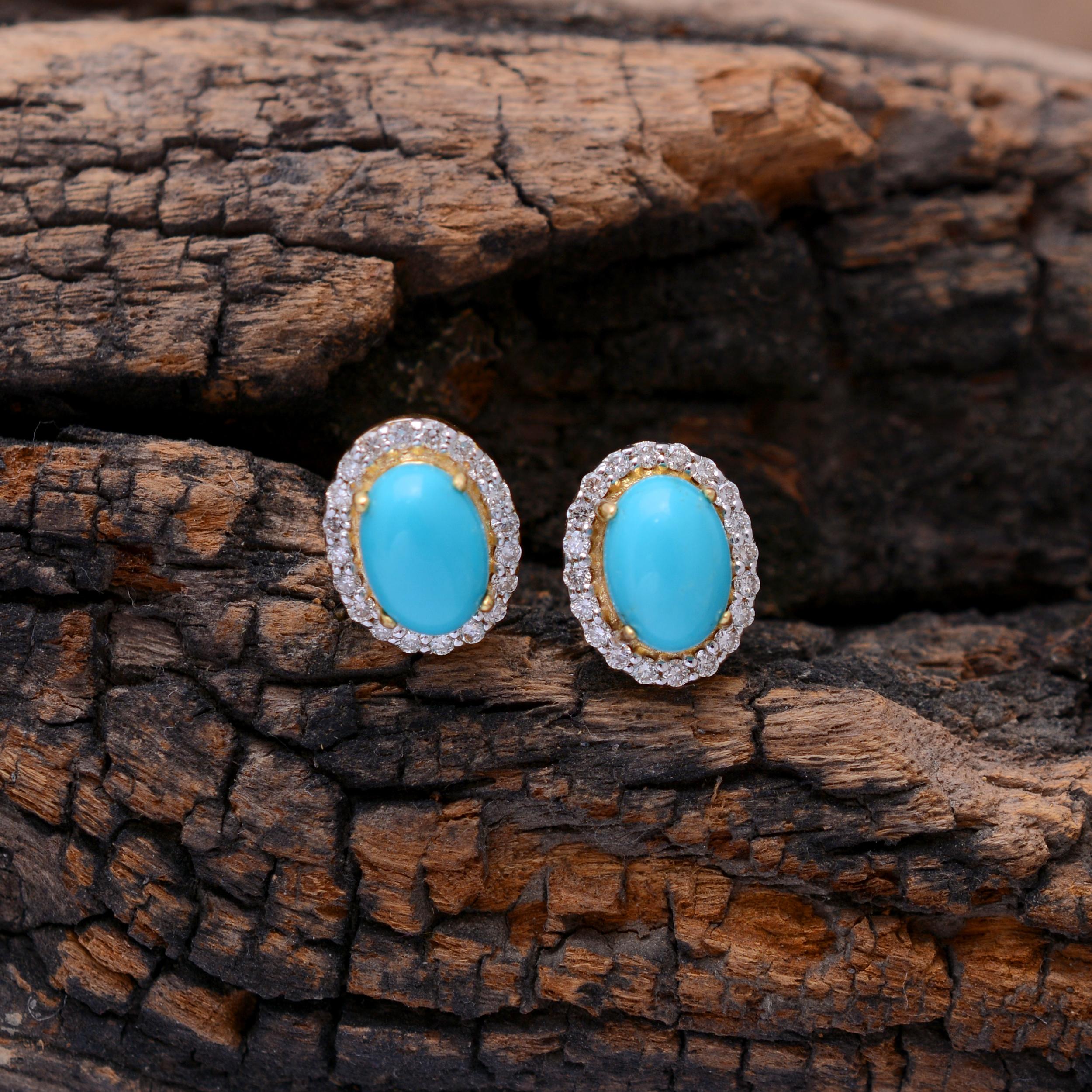 Turquoise Stud Earrings with Diamond in 18k Gold In New Condition For Sale In jaipur, IN