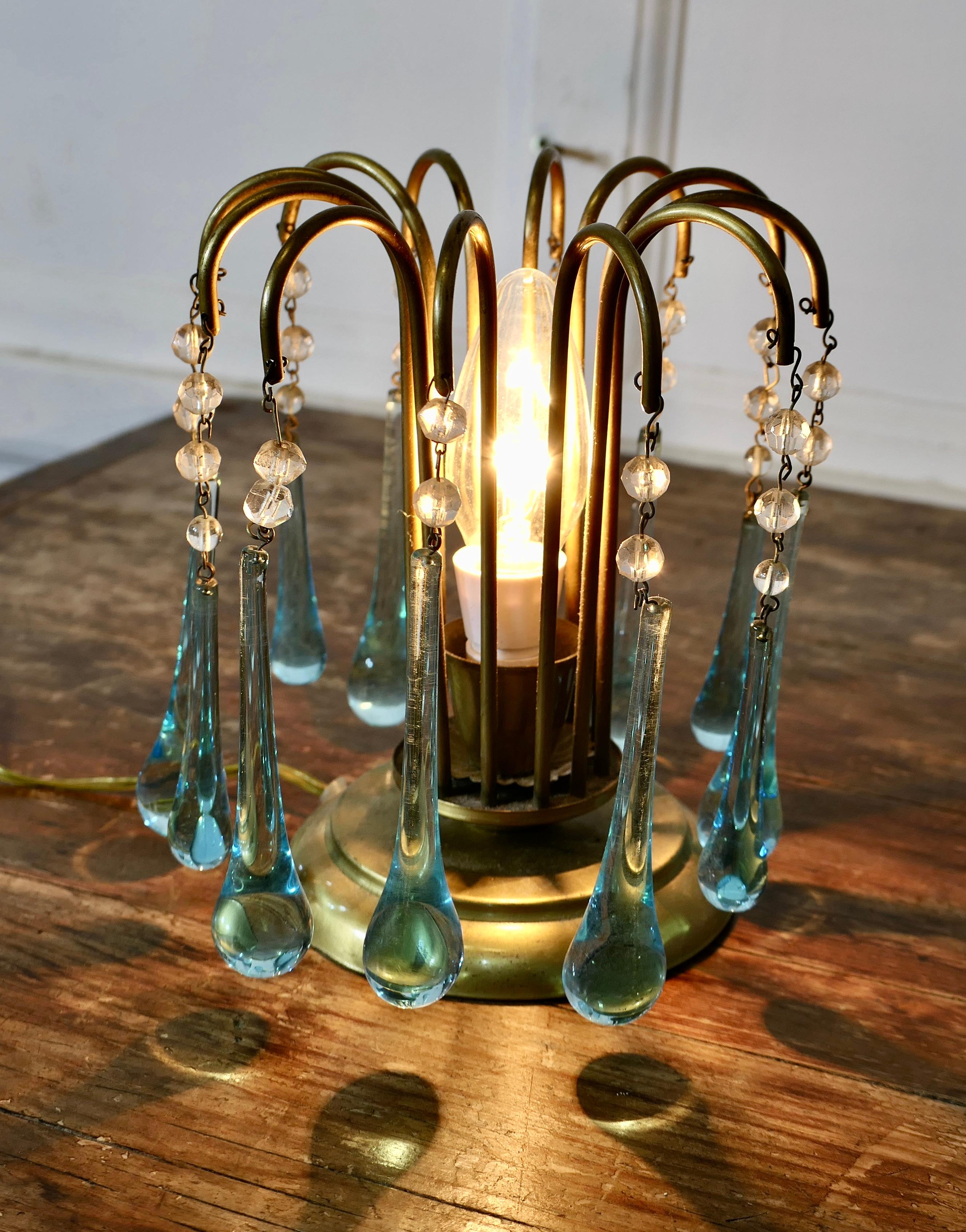Début du 20ème siècle Lampe à poser Turquoise Tear Drop Lustre  Une charmante petite pièce atmosphérique en vente