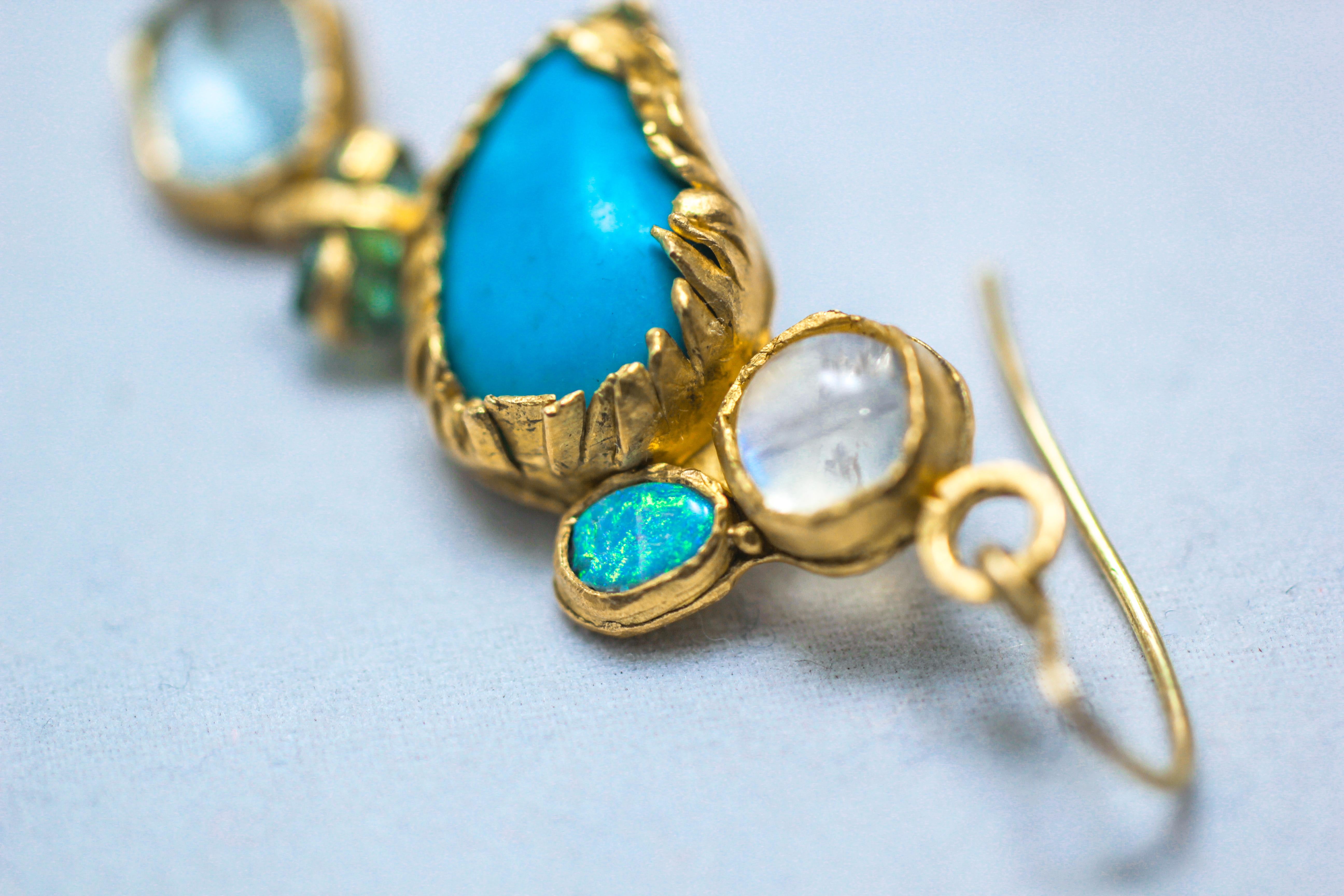 Pendants d'oreilles organiques faits main en or 22k-21k avec cristaux de tourmaline turquoise et tourmaline Pour femmes en vente