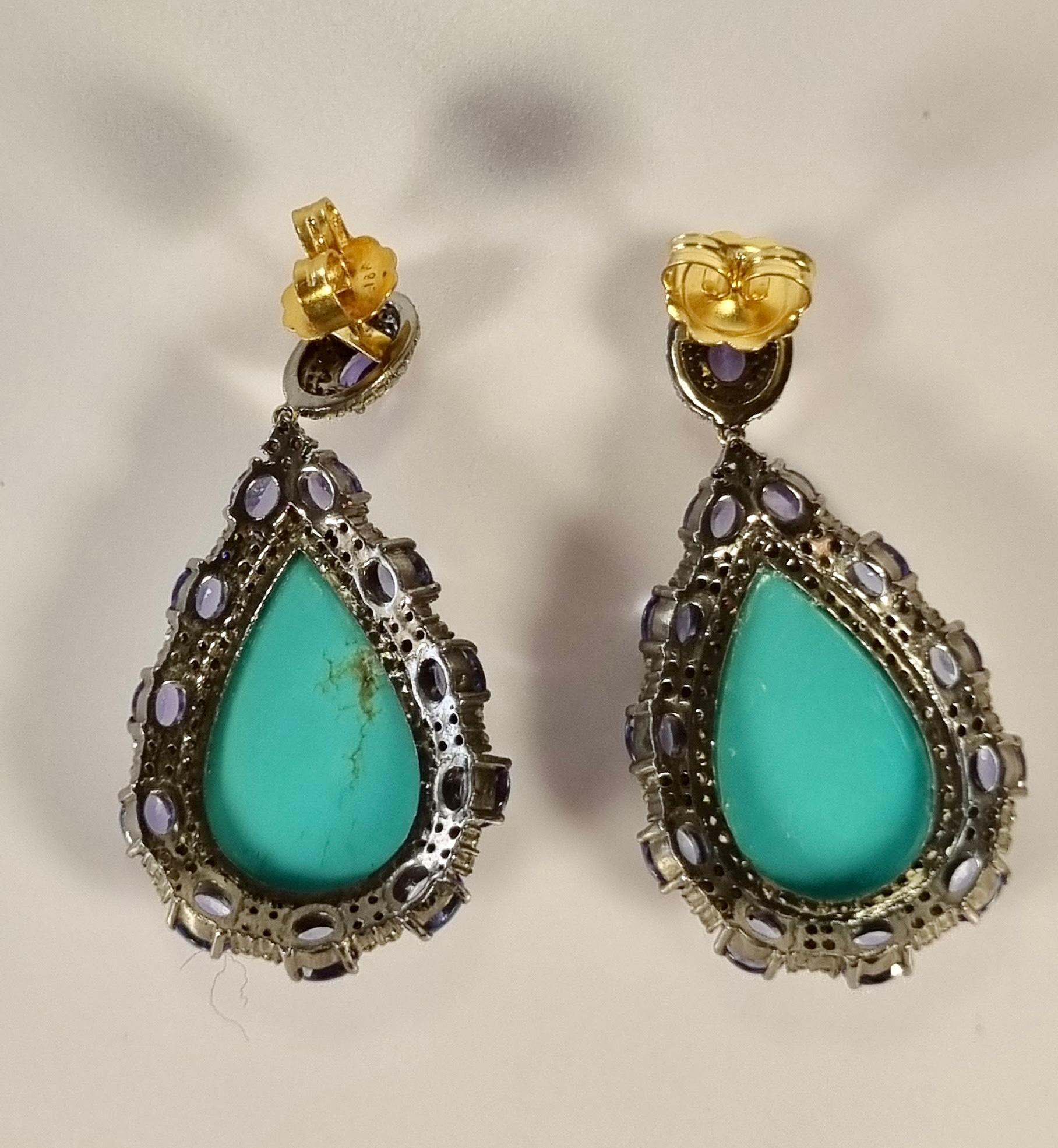 Taille brillant Turquoise, tsavorites, diamants et boucles d'oreilles chandelier en or et en argent en vente