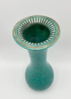 Jarrón turquesa con cuello alargado de Wilhelm Kåge