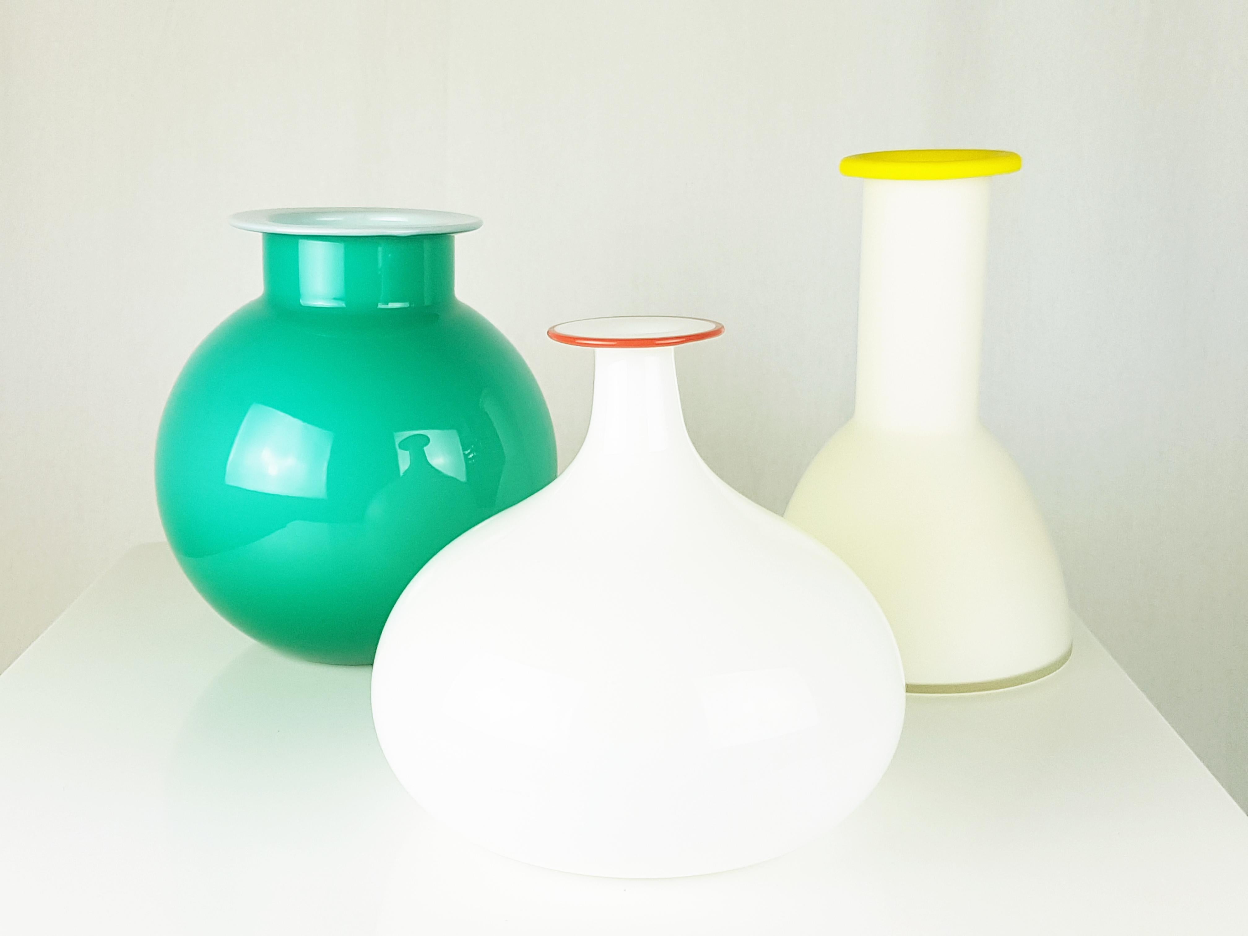Glass Turquoise & White incamiciato glass 1980s vase by Cristallerie Galbiati, Milano For Sale