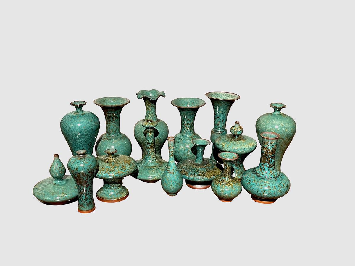 Cinese Turquoise With Gold Speckled Glaze Vase, China, Contemporary in vendita