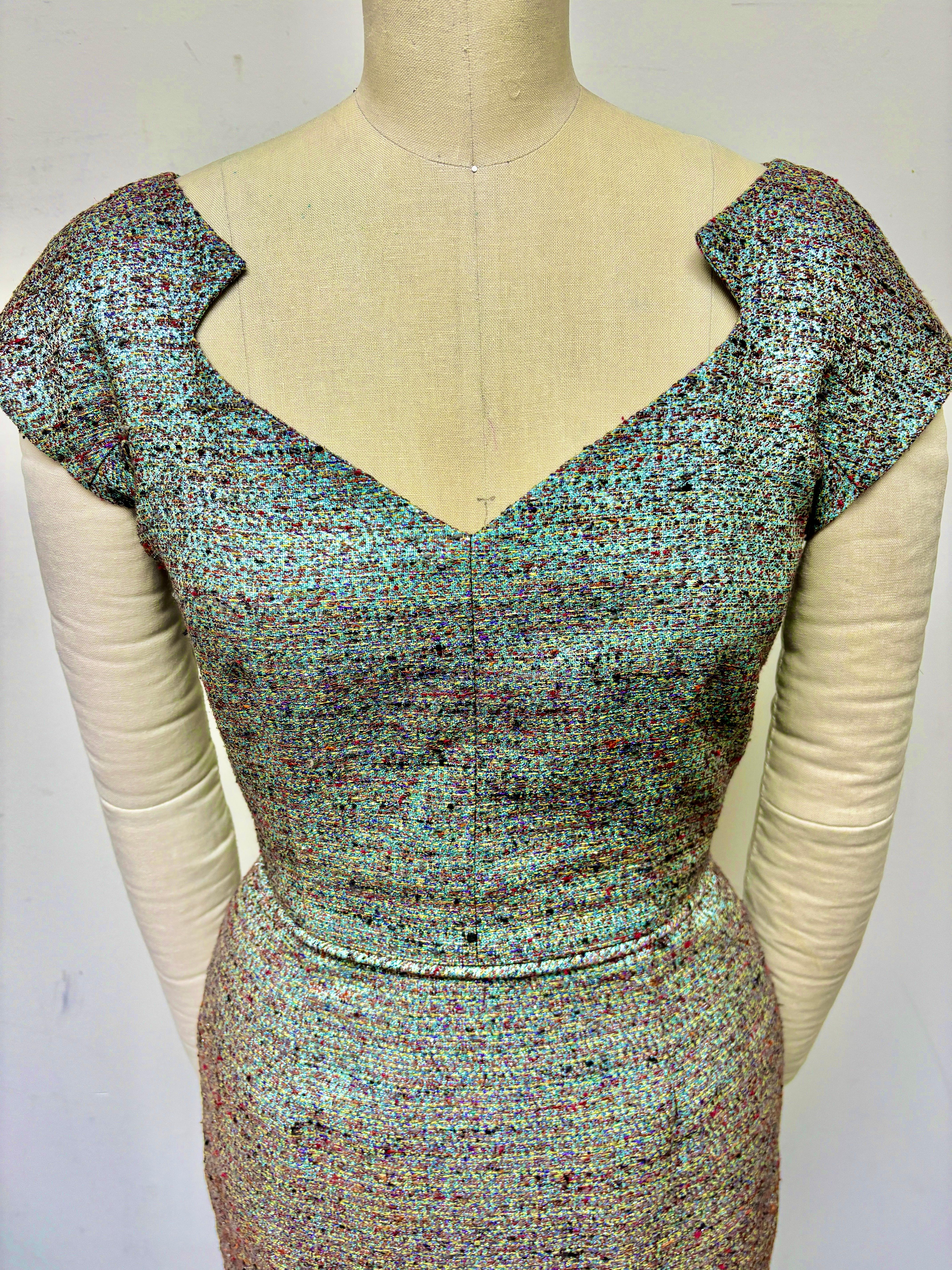 Vestido slim de manga raglán zigzag turquesa en brocado francés tejido en venta 1