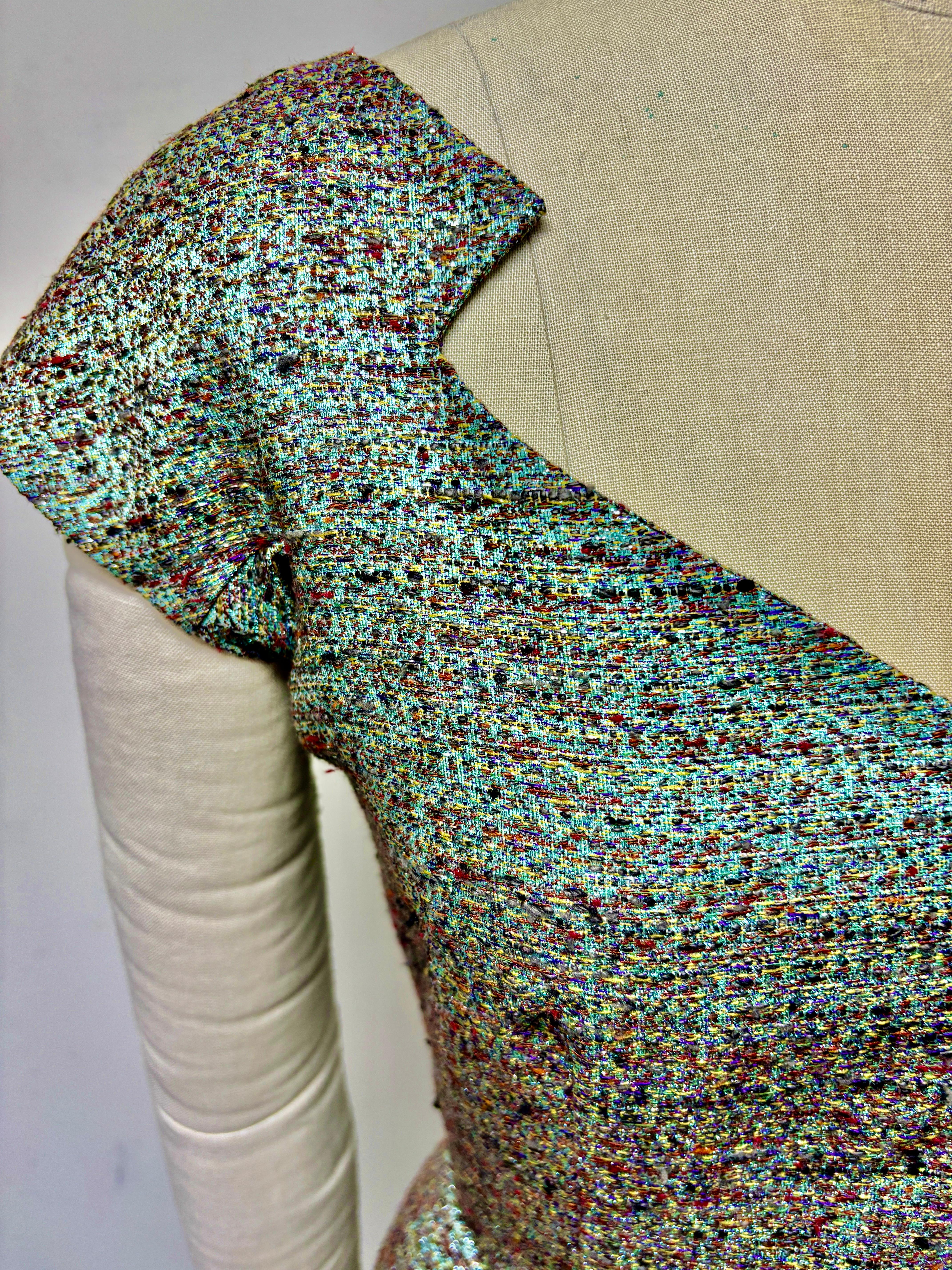 Vestido slim de manga raglán zigzag turquesa en brocado francés tejido en venta 2