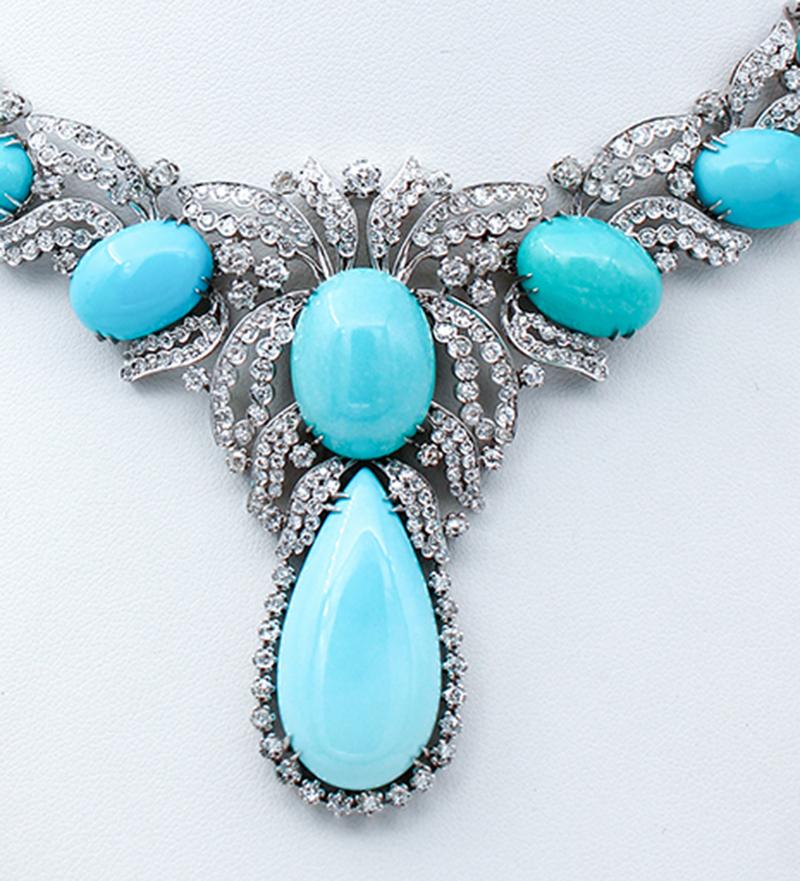 Beautiful necklace in 14 karat white gold stucture mounted with turquoises surrounded by diamonds.
This necklace was totally handmade by Italian master goldsmiths and it is in perfect conditions.
Diamonds 13.21 ct
Turquoise 23.80 gr
Total Weight