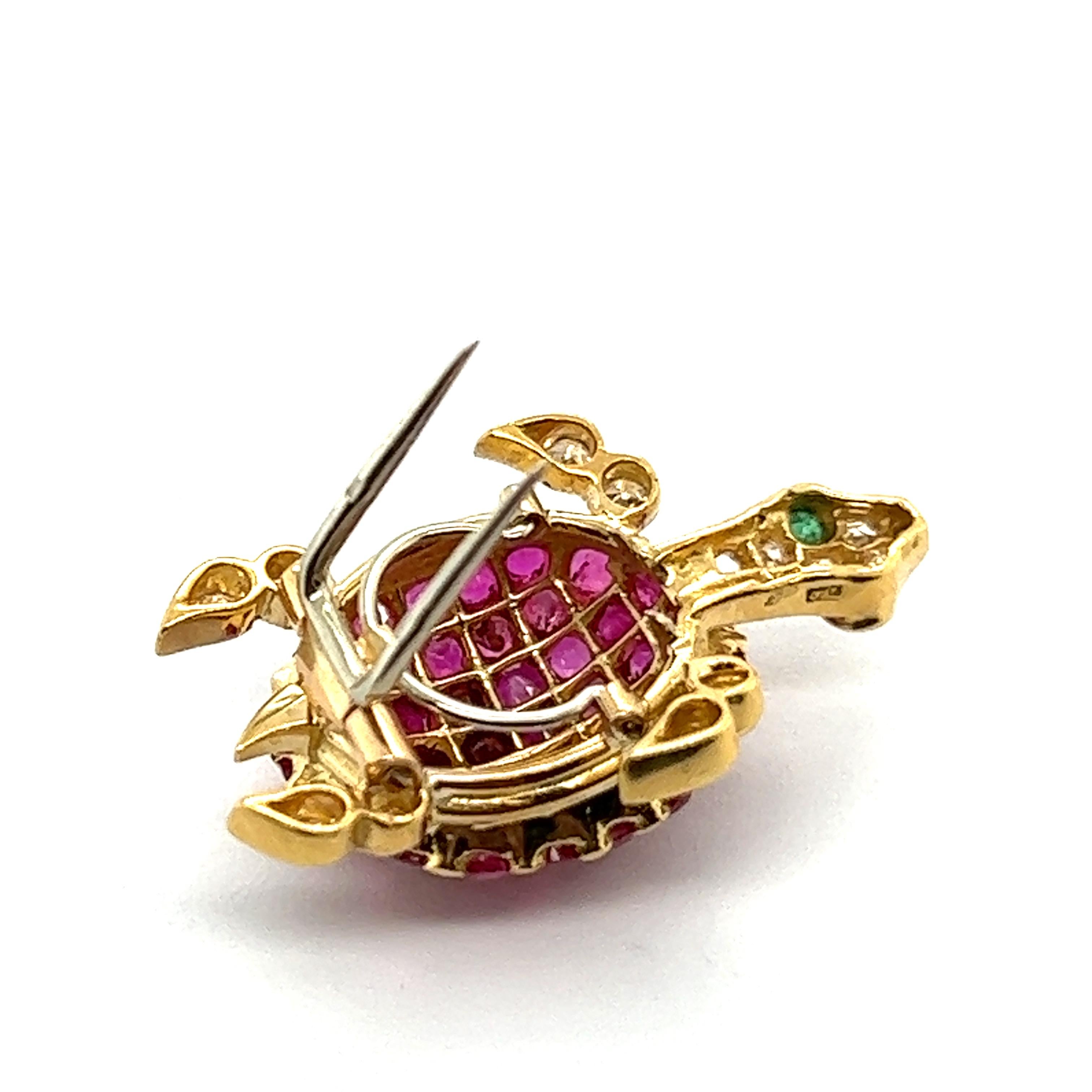 Turtle Brooch with Rubies & Diamonds in 18 Karat Yellow Gold For Sale 1