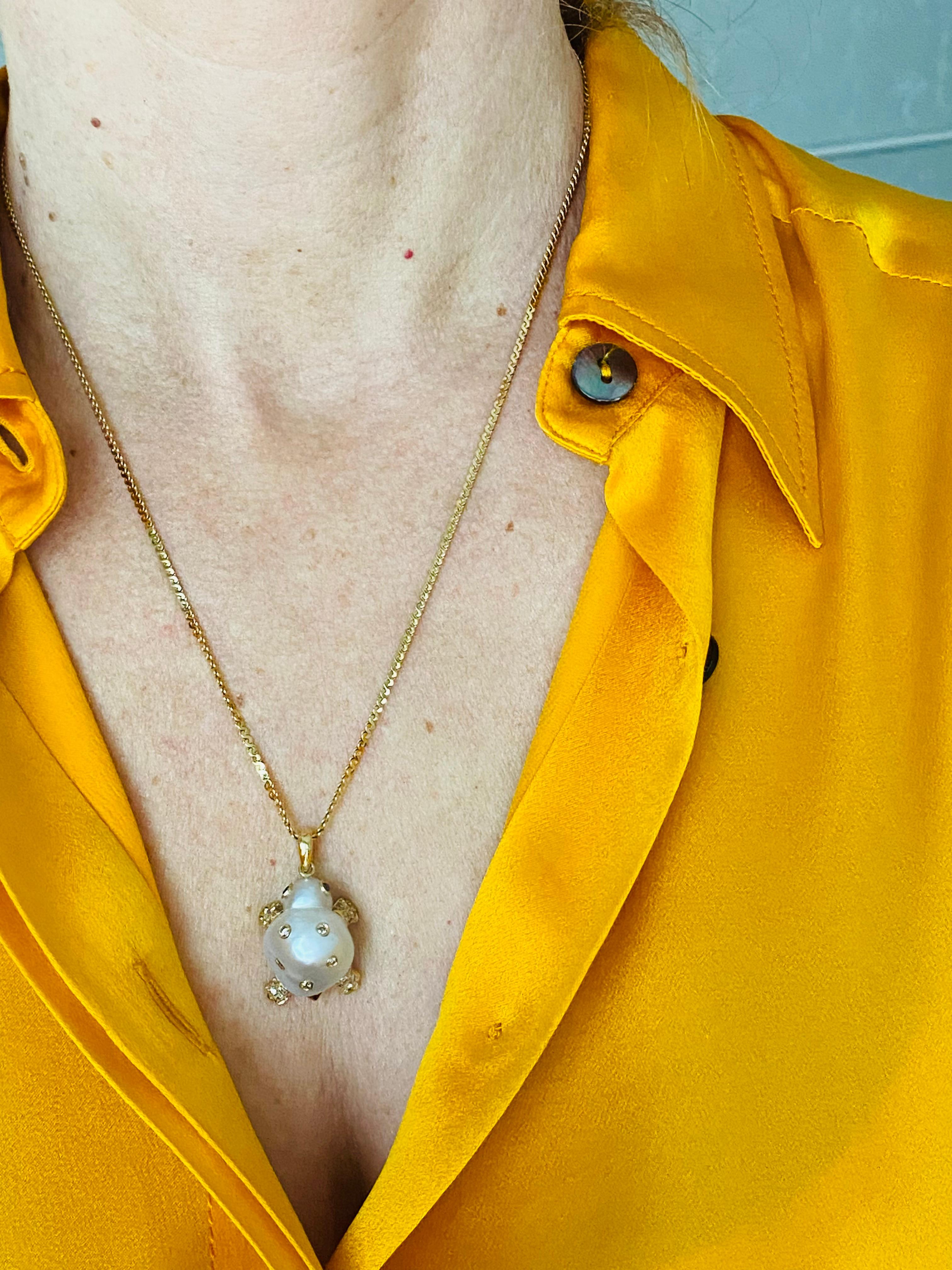 Schildkröte braun schwarzer Diamant 18 Karat australische Perle Gold Anhänger/Halskette  (Kunsthandwerker*in) im Angebot
