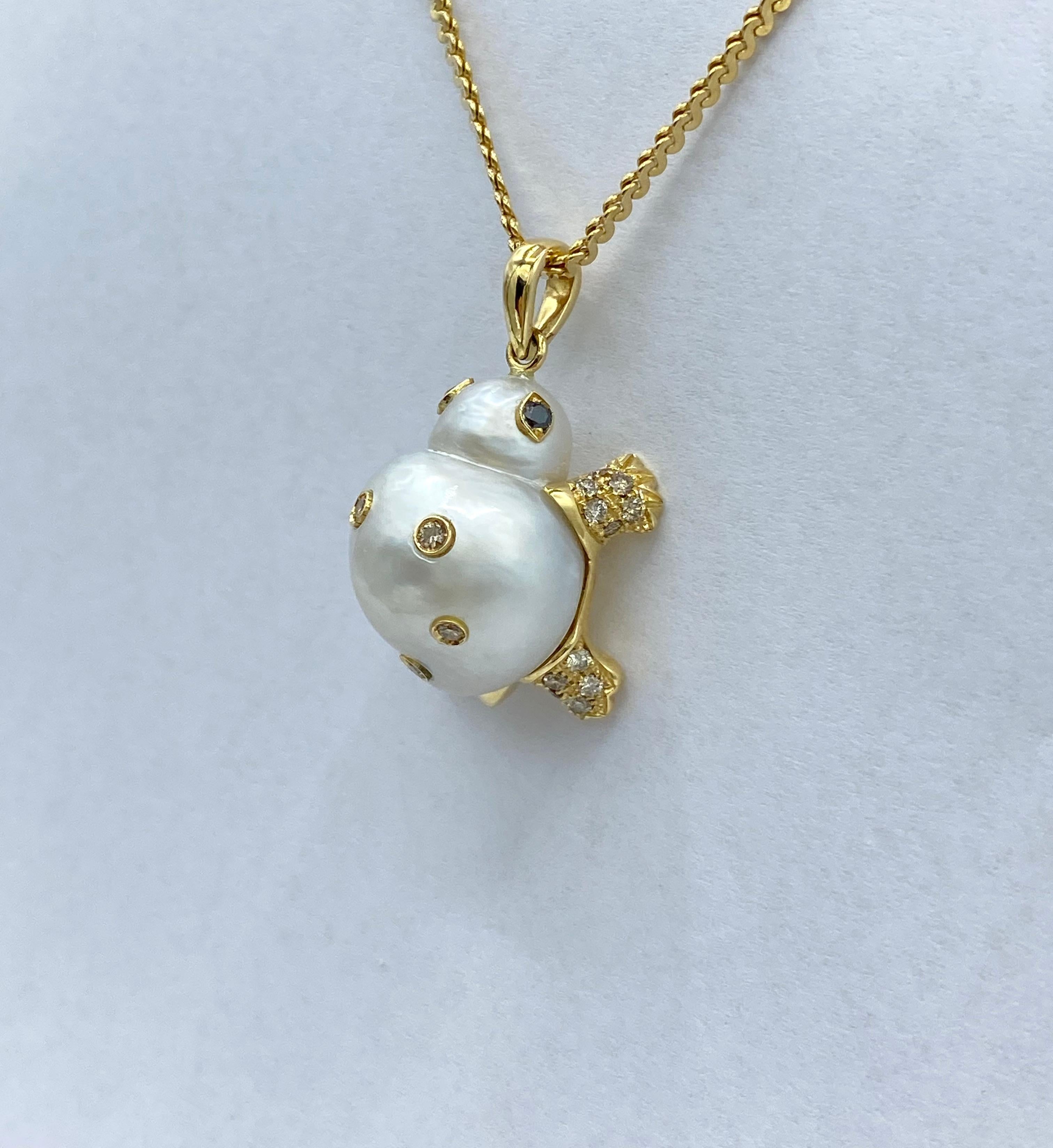 Turtle Brown Black Diamond 18 Karat Australian Pearl Gold Pendant/Necklace  For Sale 2