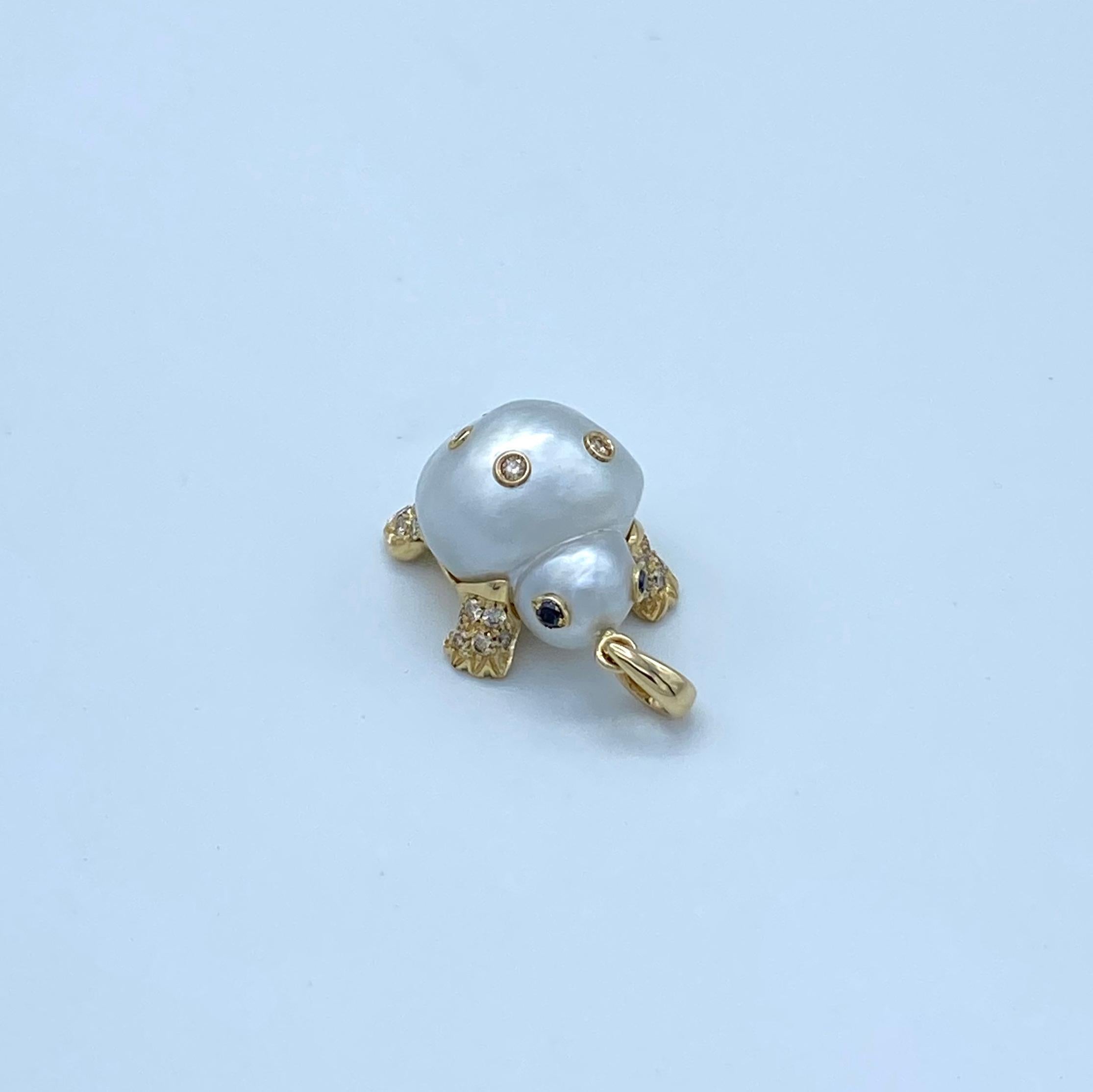 Schildkröte braun schwarzer Diamant 18 Karat australische Perle Gold Anhänger/Halskette  (Rundschliff) im Angebot