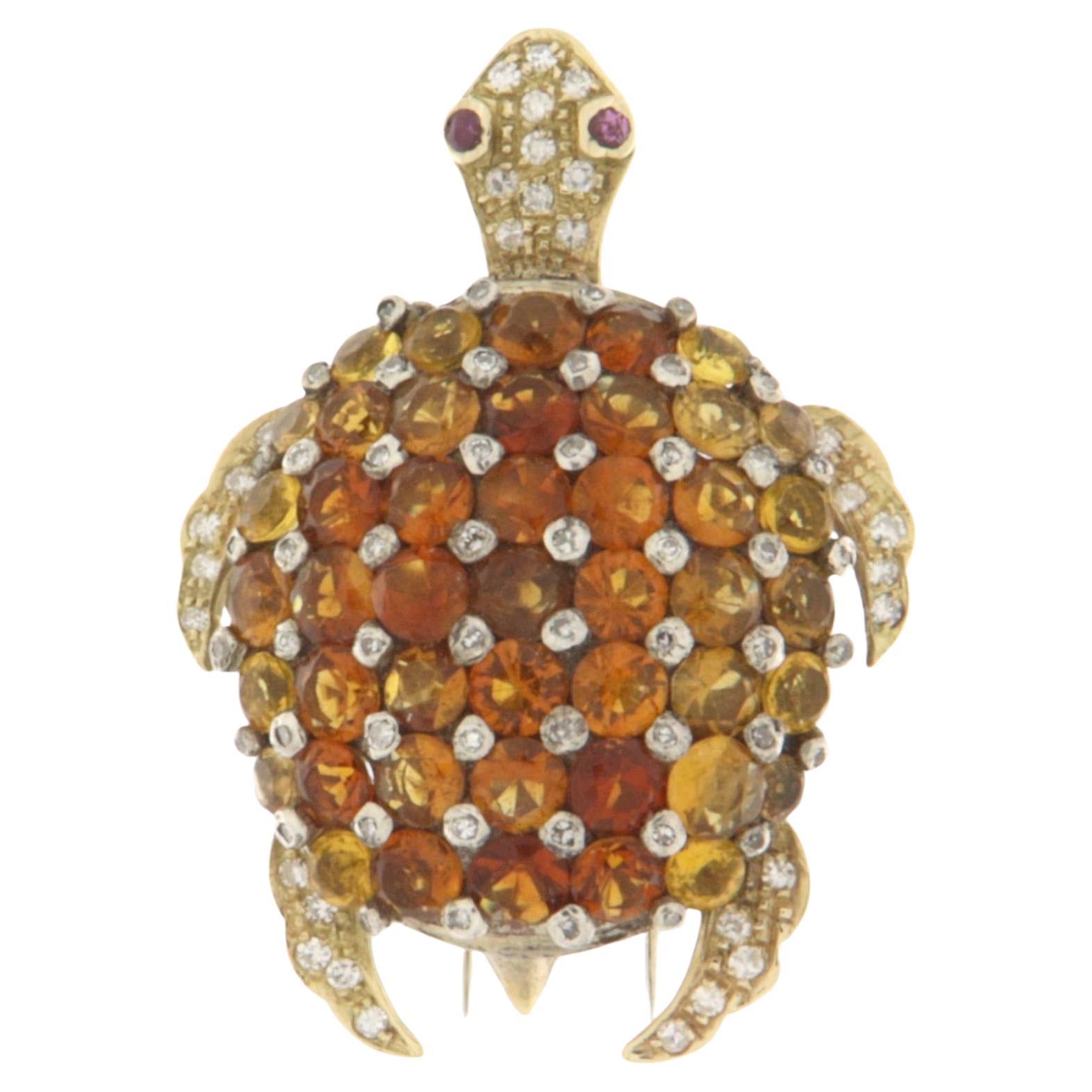 Tartaruga Citrino Diamanti Rubini Spilla in oro giallo 14 carati