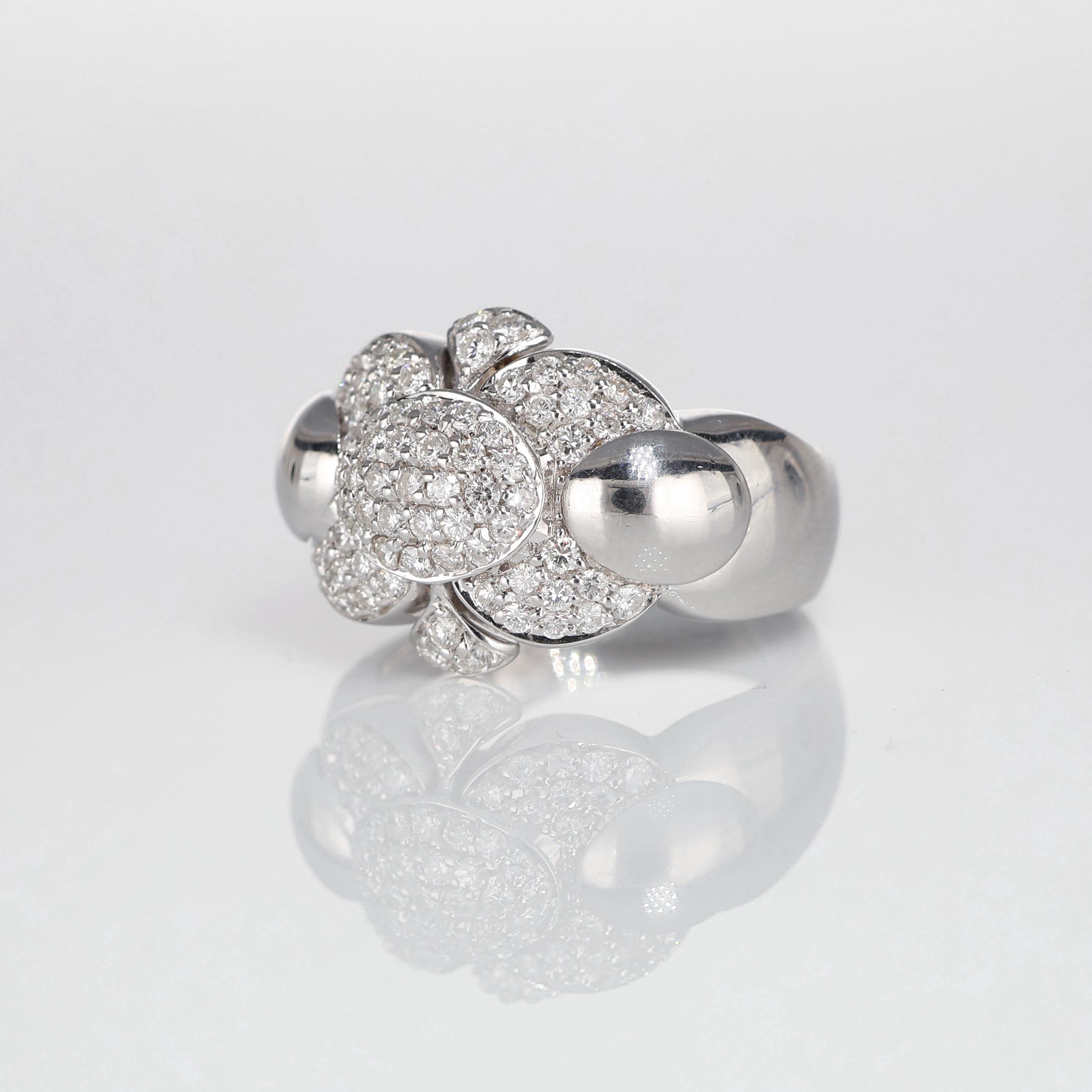 Turtle Collection Ring in Rhodium-Plated Gold with Pave Diamonds In New Condition For Sale In Bergamo, BG