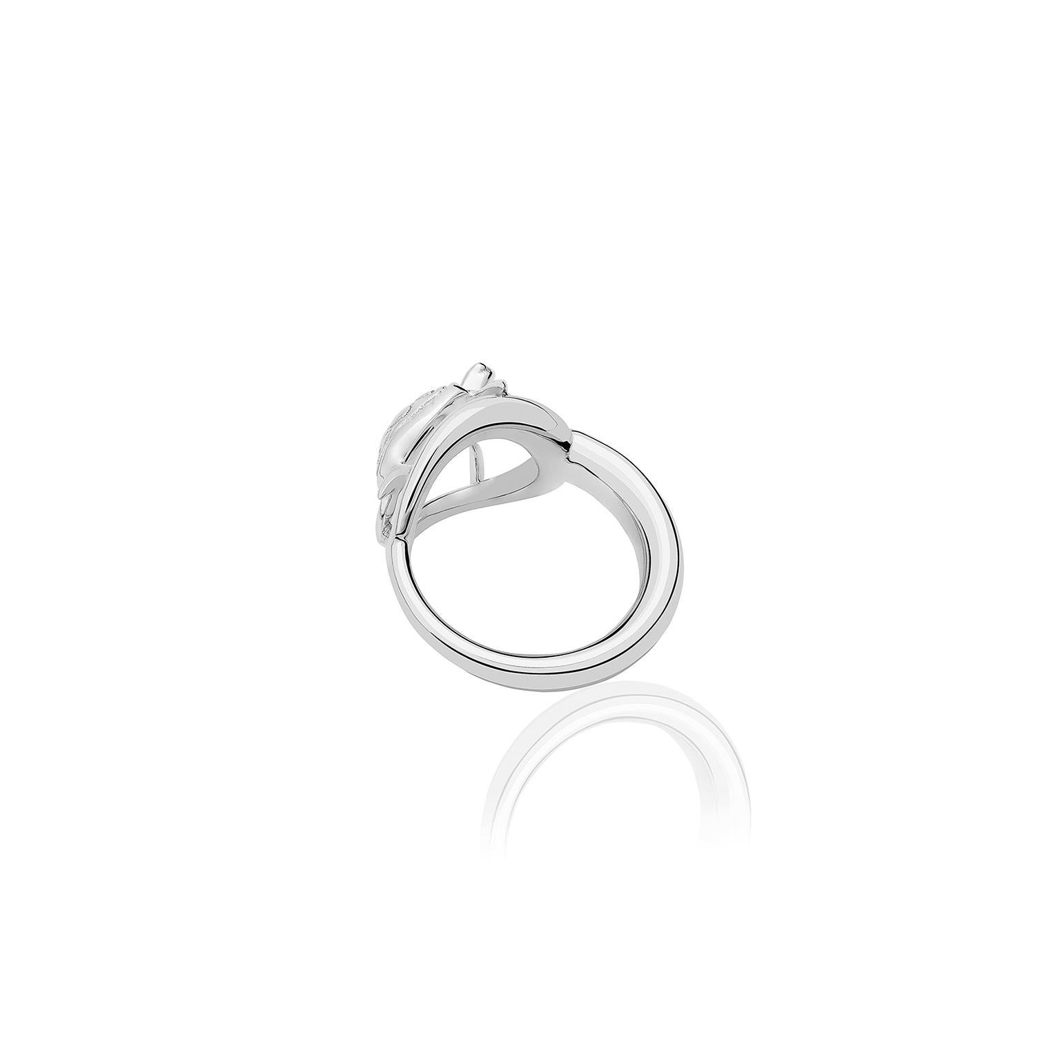 The Turtle Ring from the Animals Collection by TANE is made in silver .925. In it´s upper part, there is an irregular link designed for the collection inspired by nature. In it´s center is held a Turtle, the protagonist of the piece that decorates