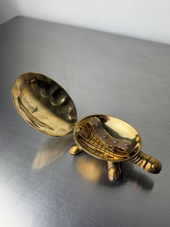 Turtle-Shaped Brass Jewelry Box , Italy, 1970
