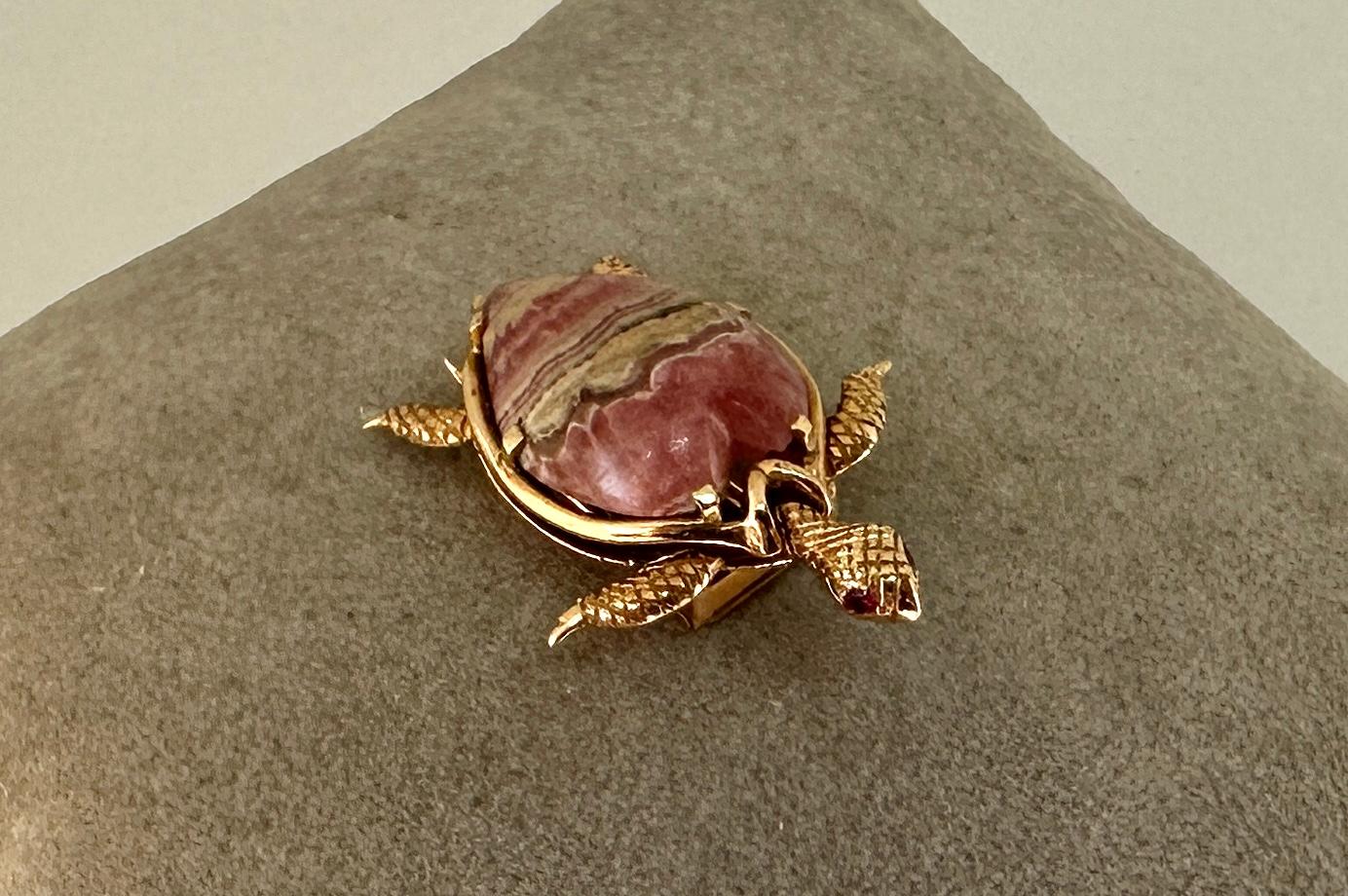 Women's or Men's Turtle Tortoise Brooch Pin Ruby Pink Rhodochrosite 14 Karat Gold Mary Lou Daves For Sale
