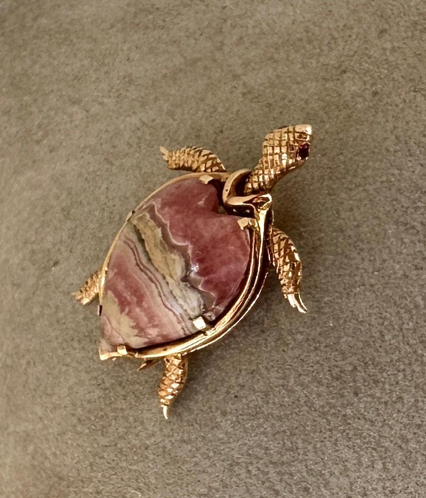 Turtle Tortoise Brooch Pin Ruby Pink Rhodochrosite 14 Karat Gold Mary Lou Daves For Sale 1