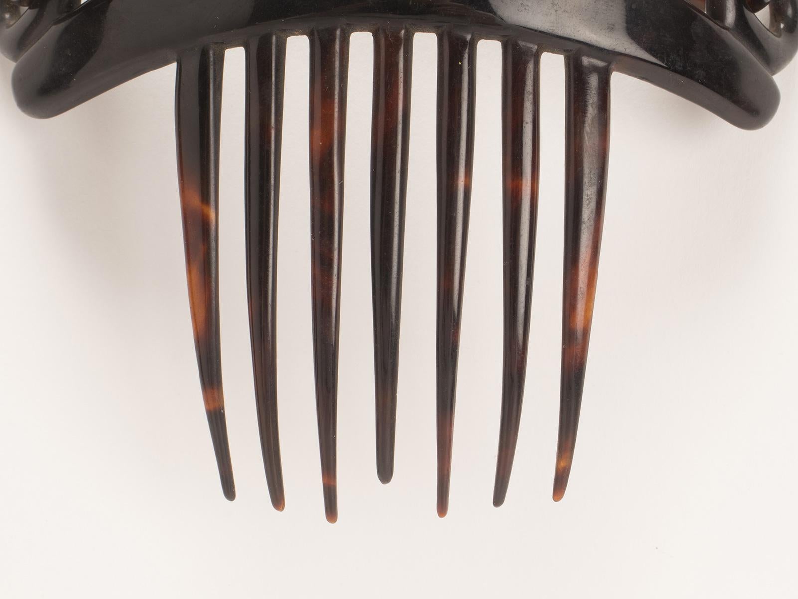 French Turtleshell hair comb-diadem with chain motif, France 1900. For Sale